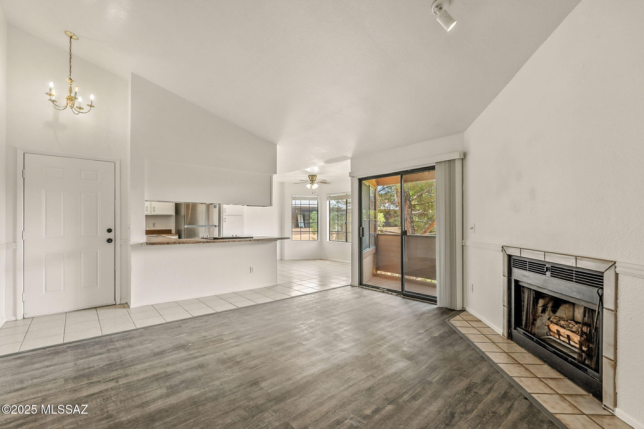 1686 W Wood Bridge Court
