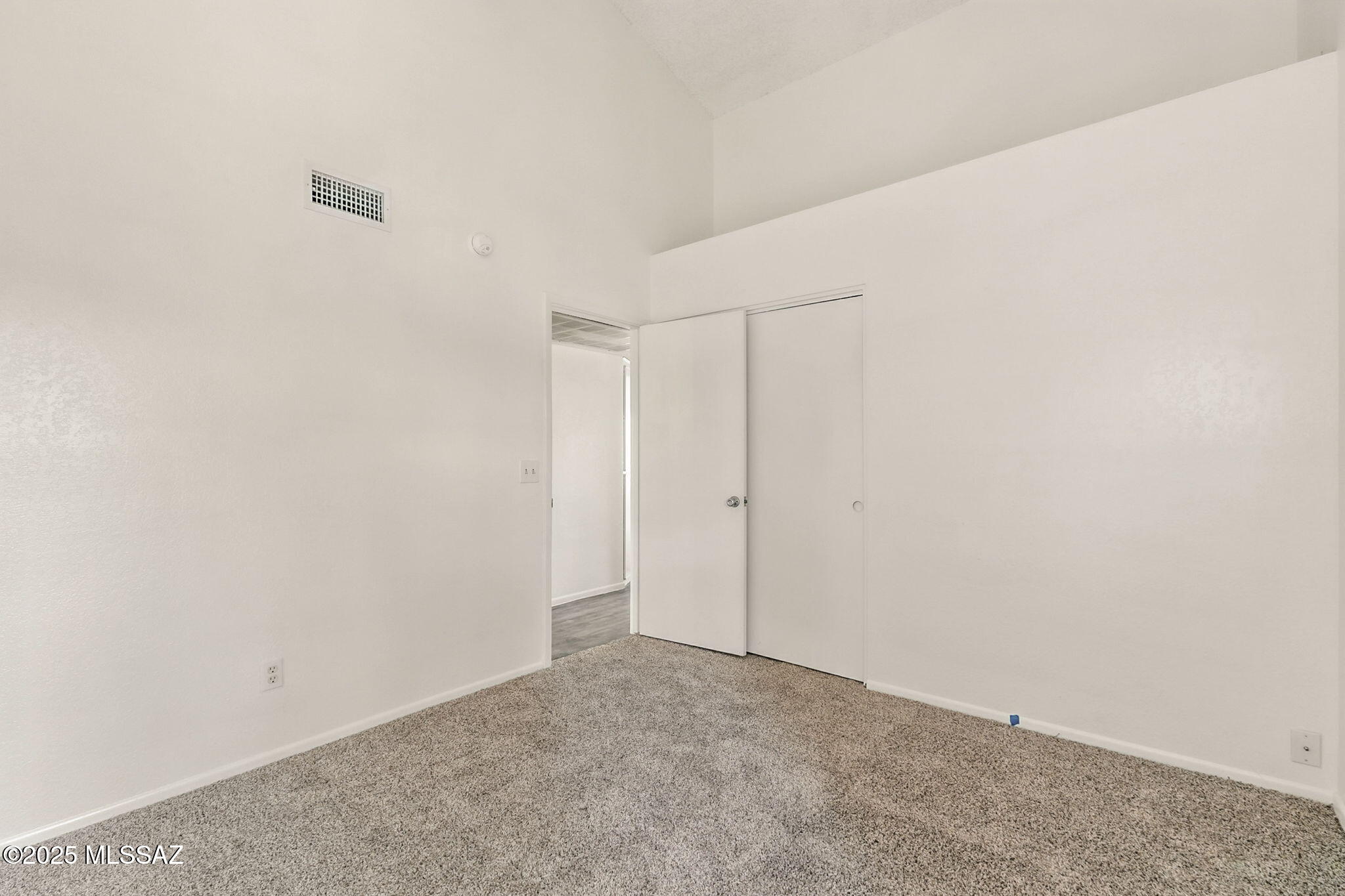 1686 W Wood Bridge Court