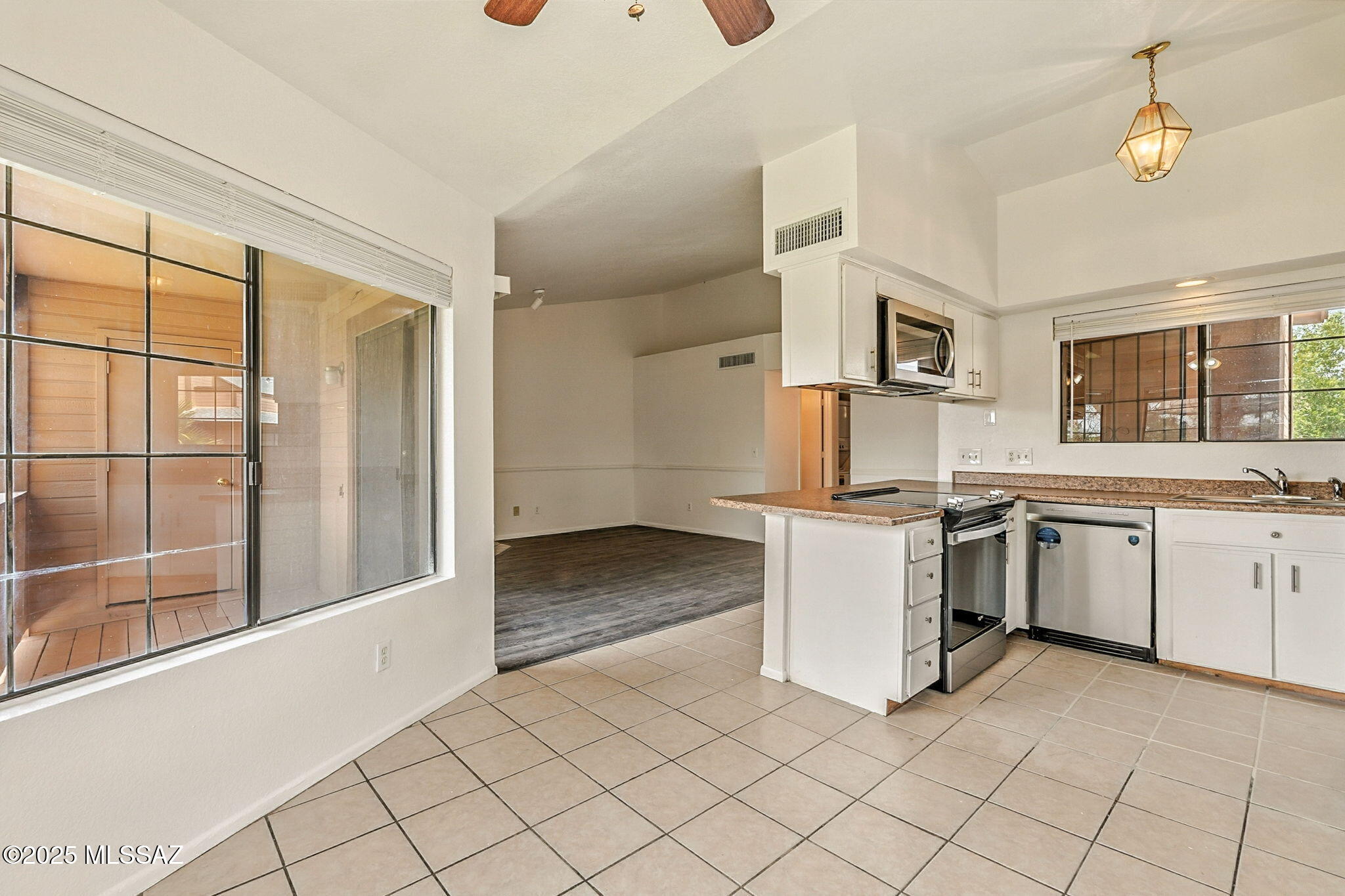1686 W Wood Bridge Court