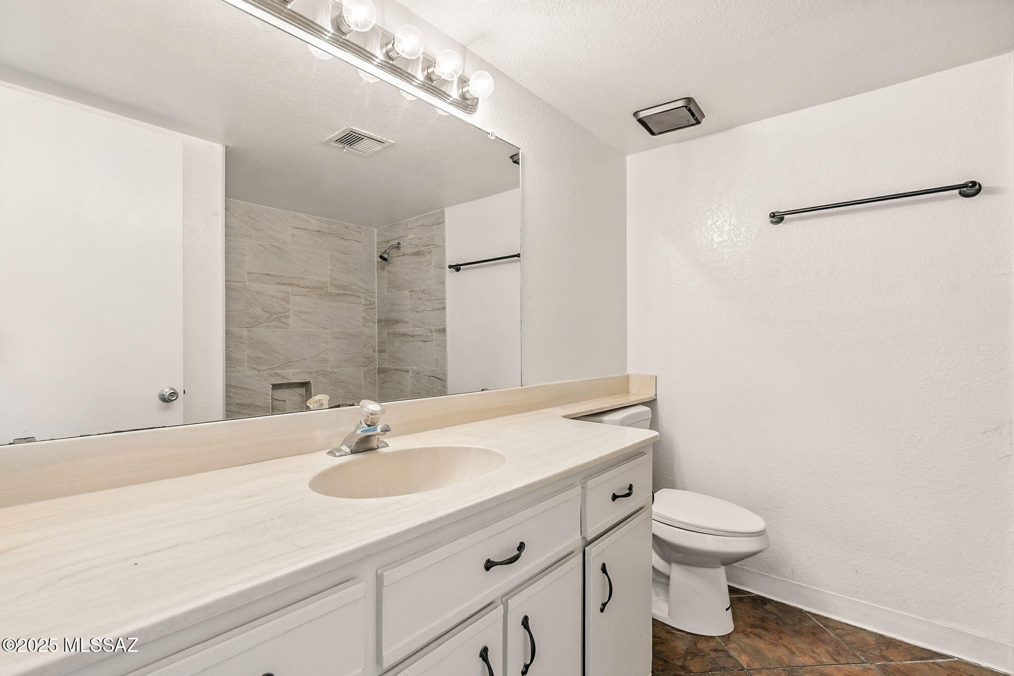 1686 W Wood Bridge Court