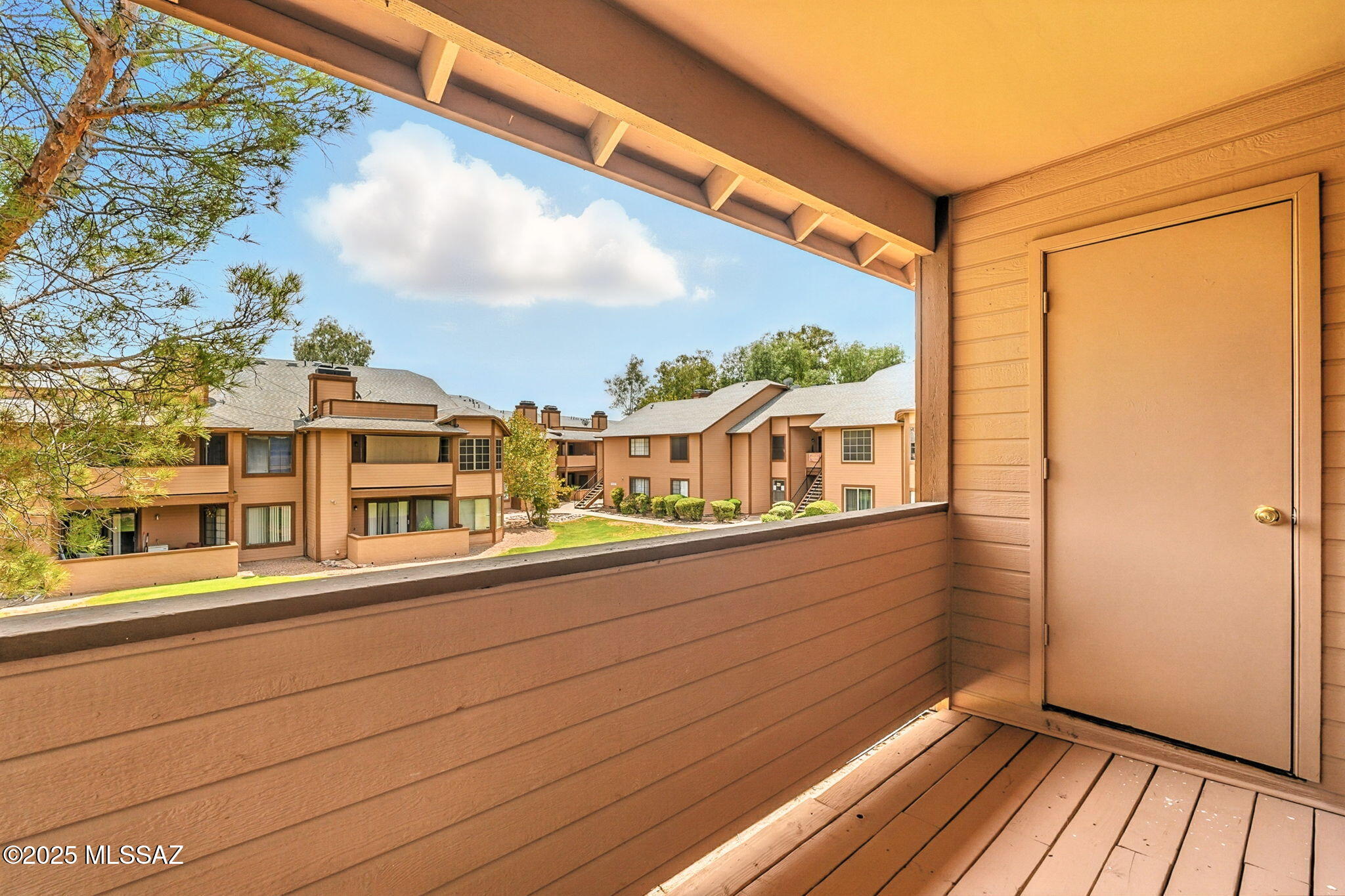 1686 W Wood Bridge Court