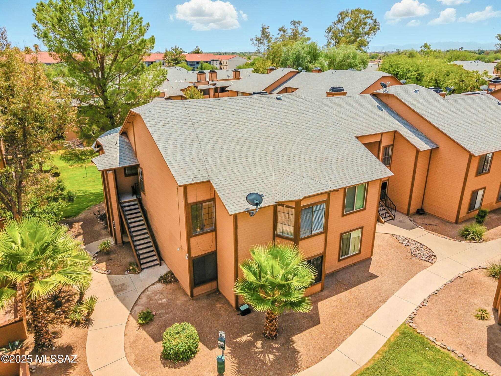 1686 W Wood Bridge Court