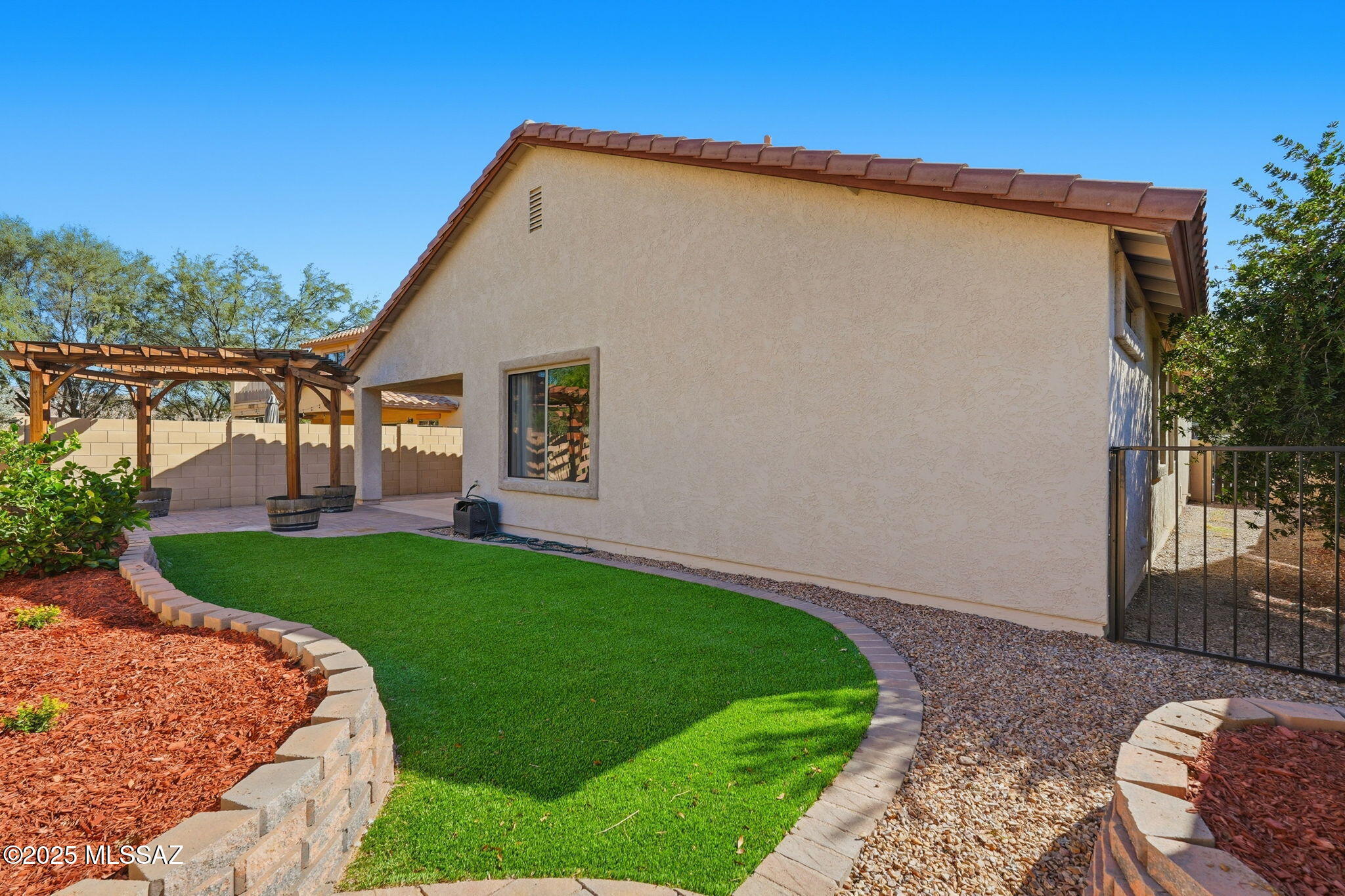 512 W Camino Tunera