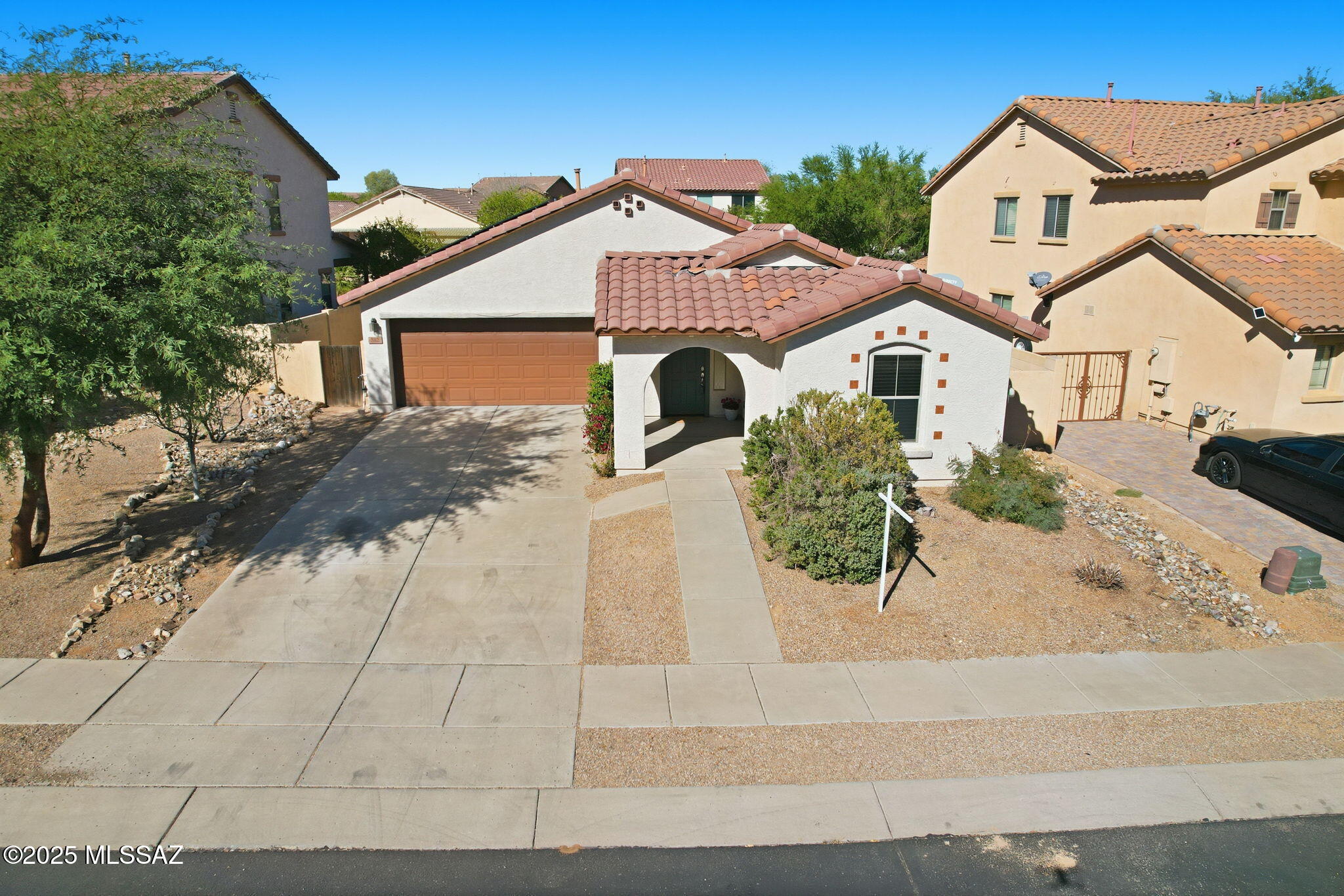 512 W Camino Tunera
