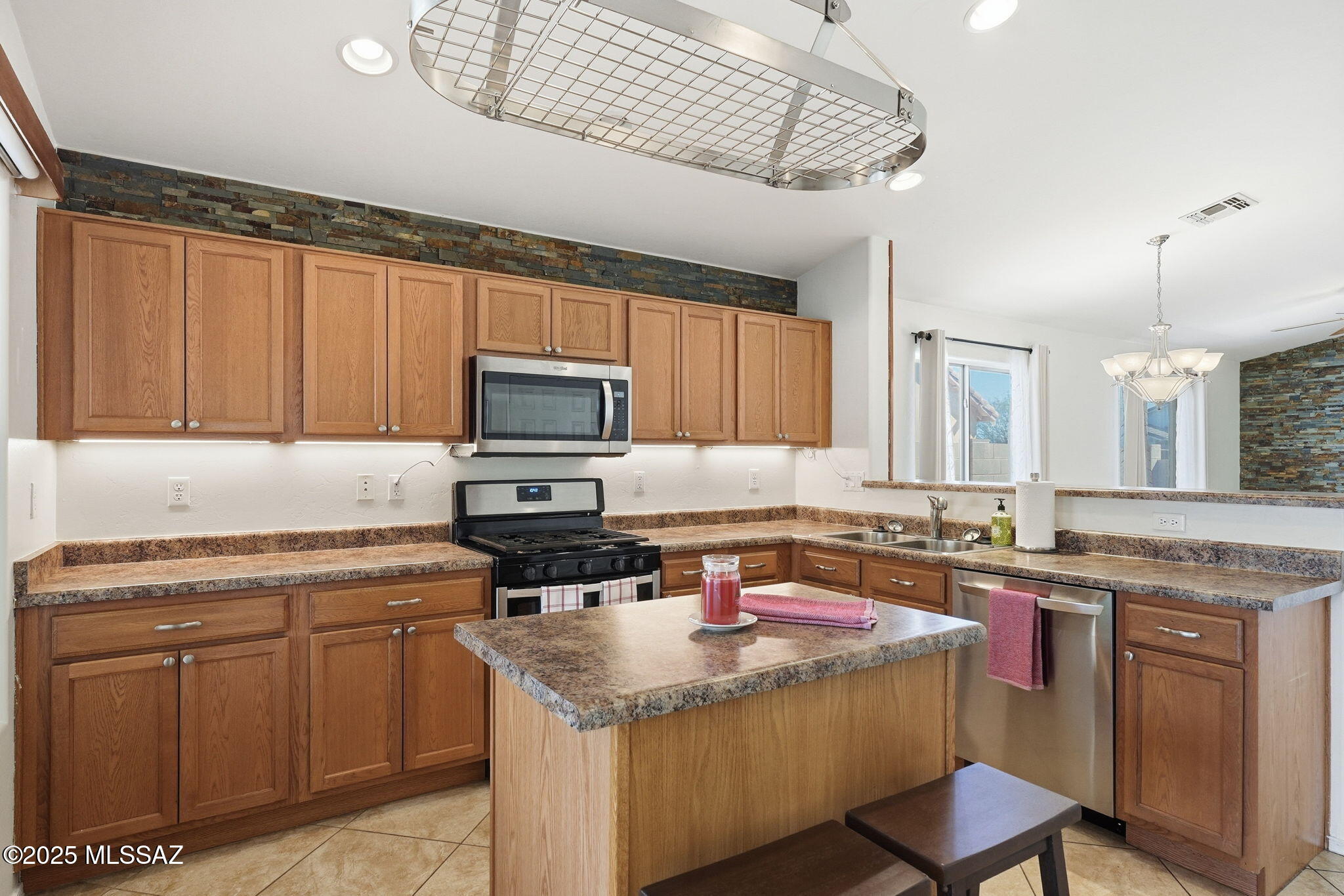 512 W Camino Tunera