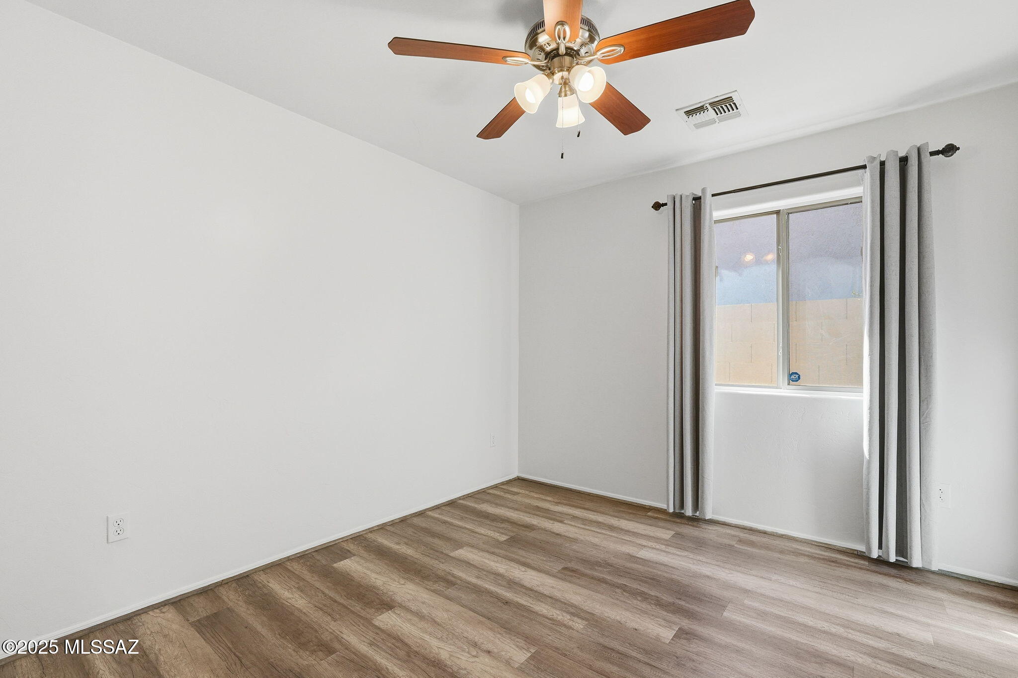 512 W Camino Tunera