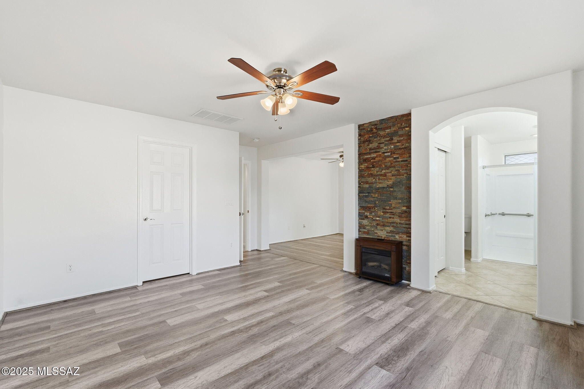 512 W Camino Tunera