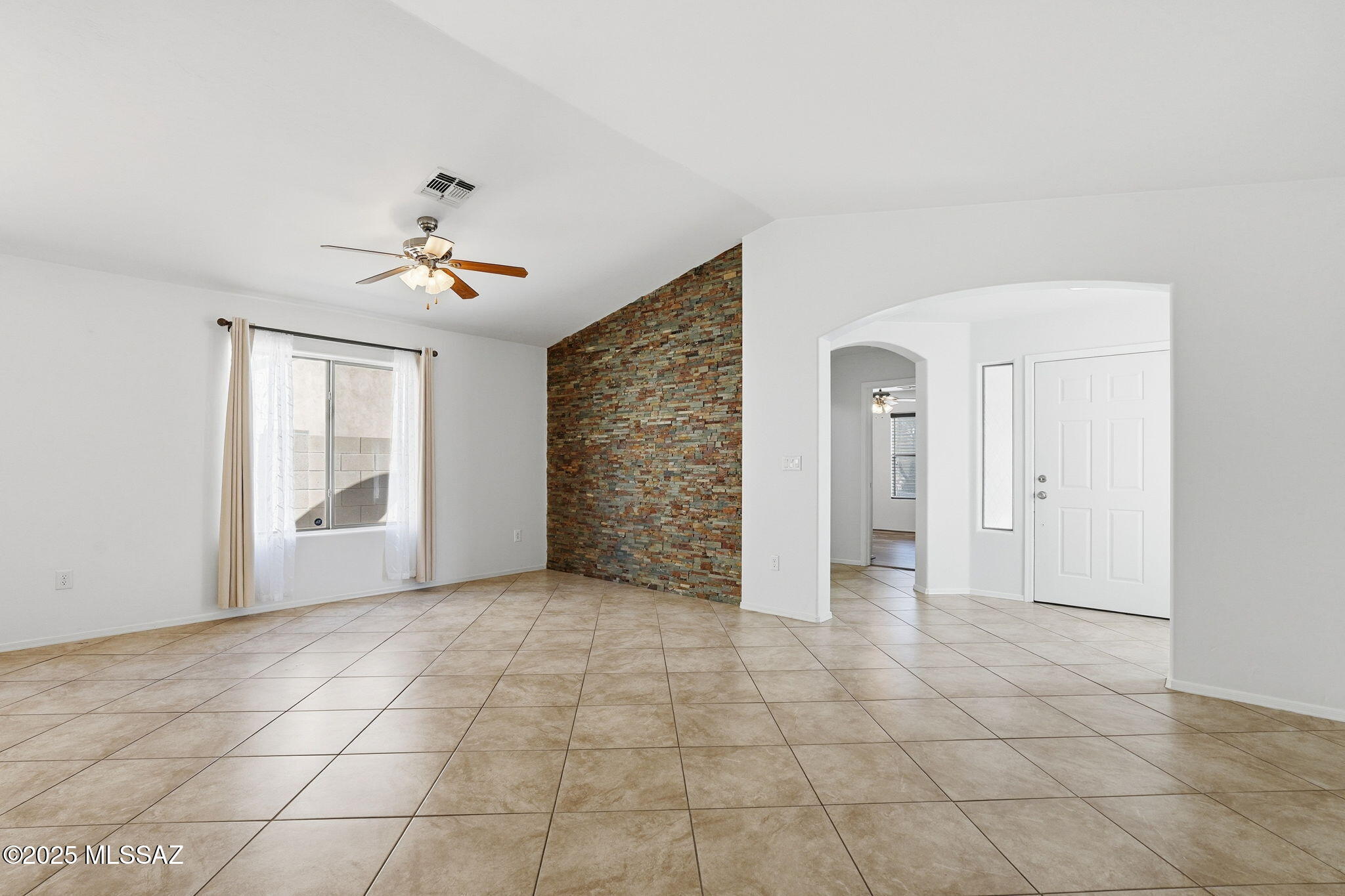 512 W Camino Tunera