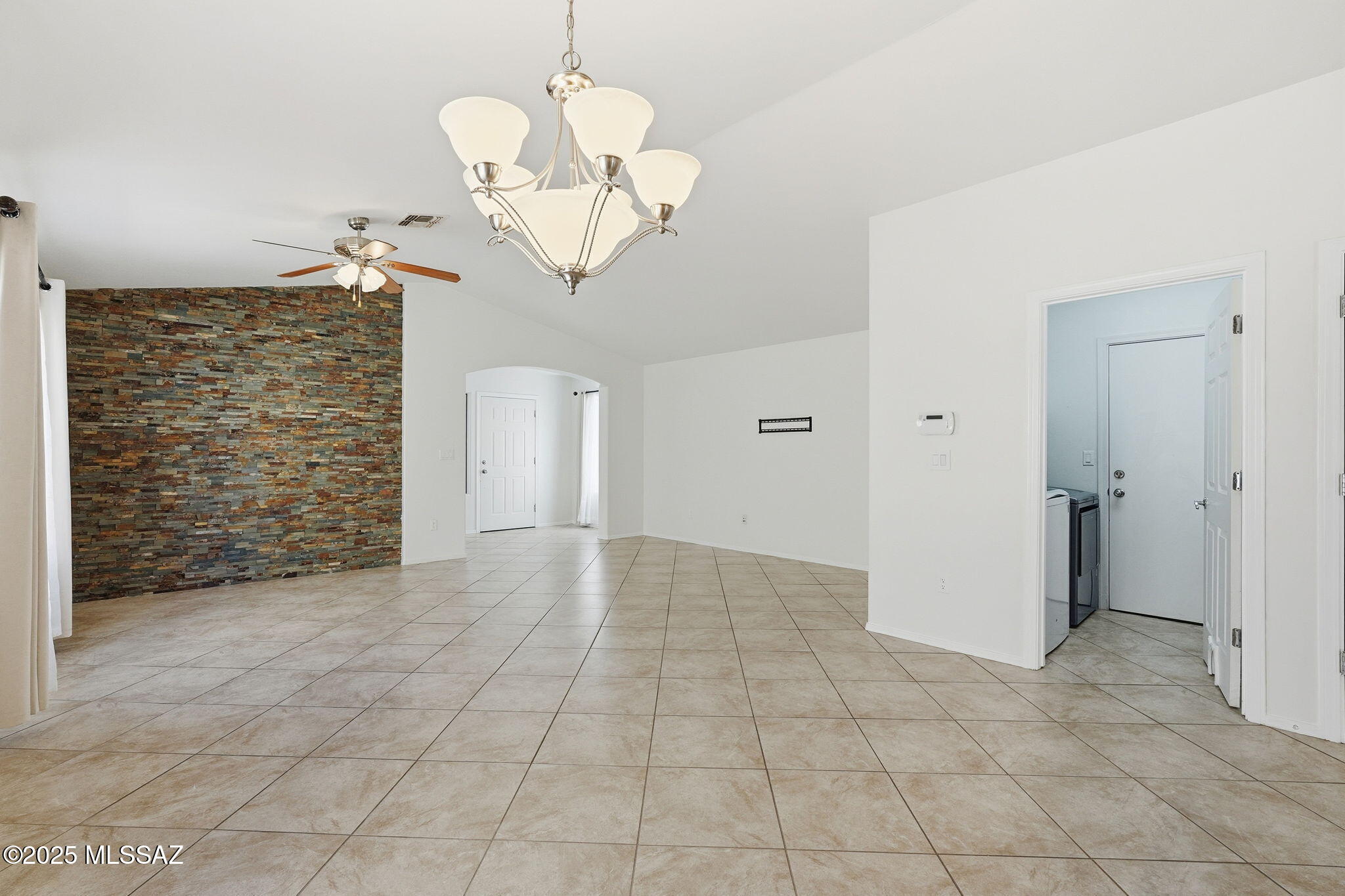 512 W Camino Tunera
