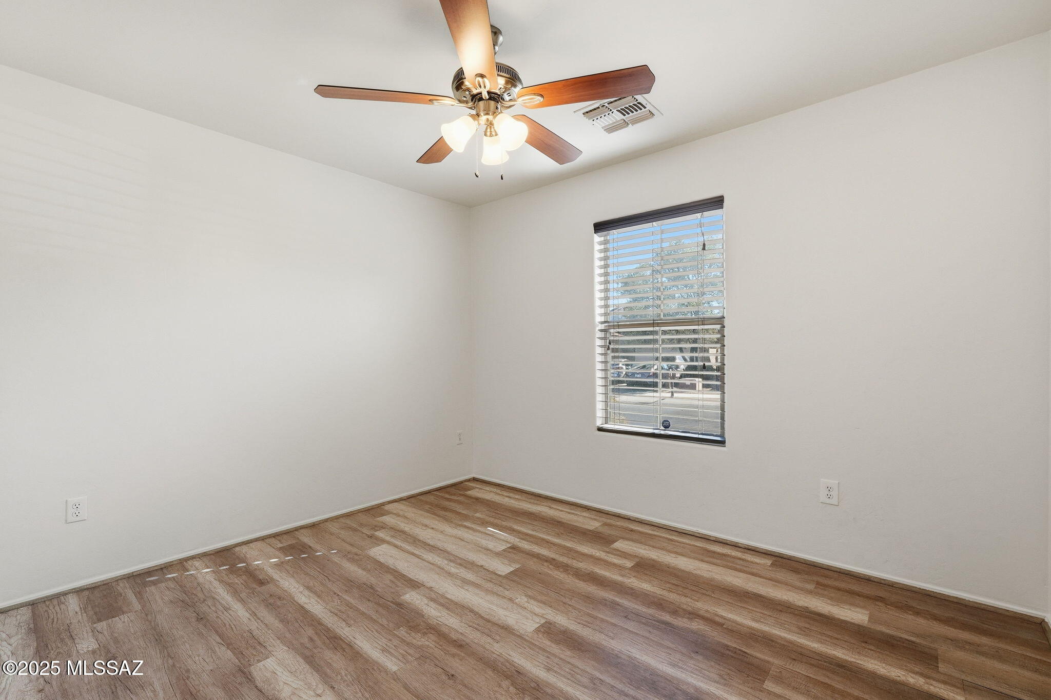 512 W Camino Tunera