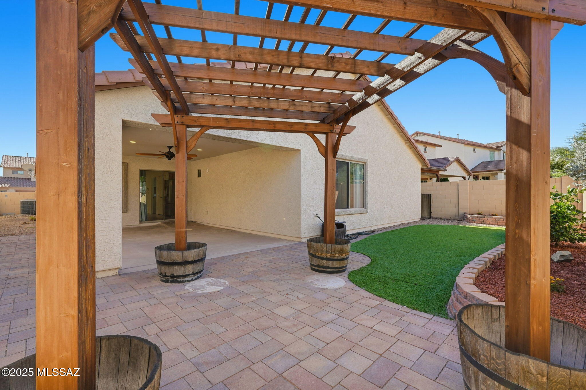 512 W Camino Tunera