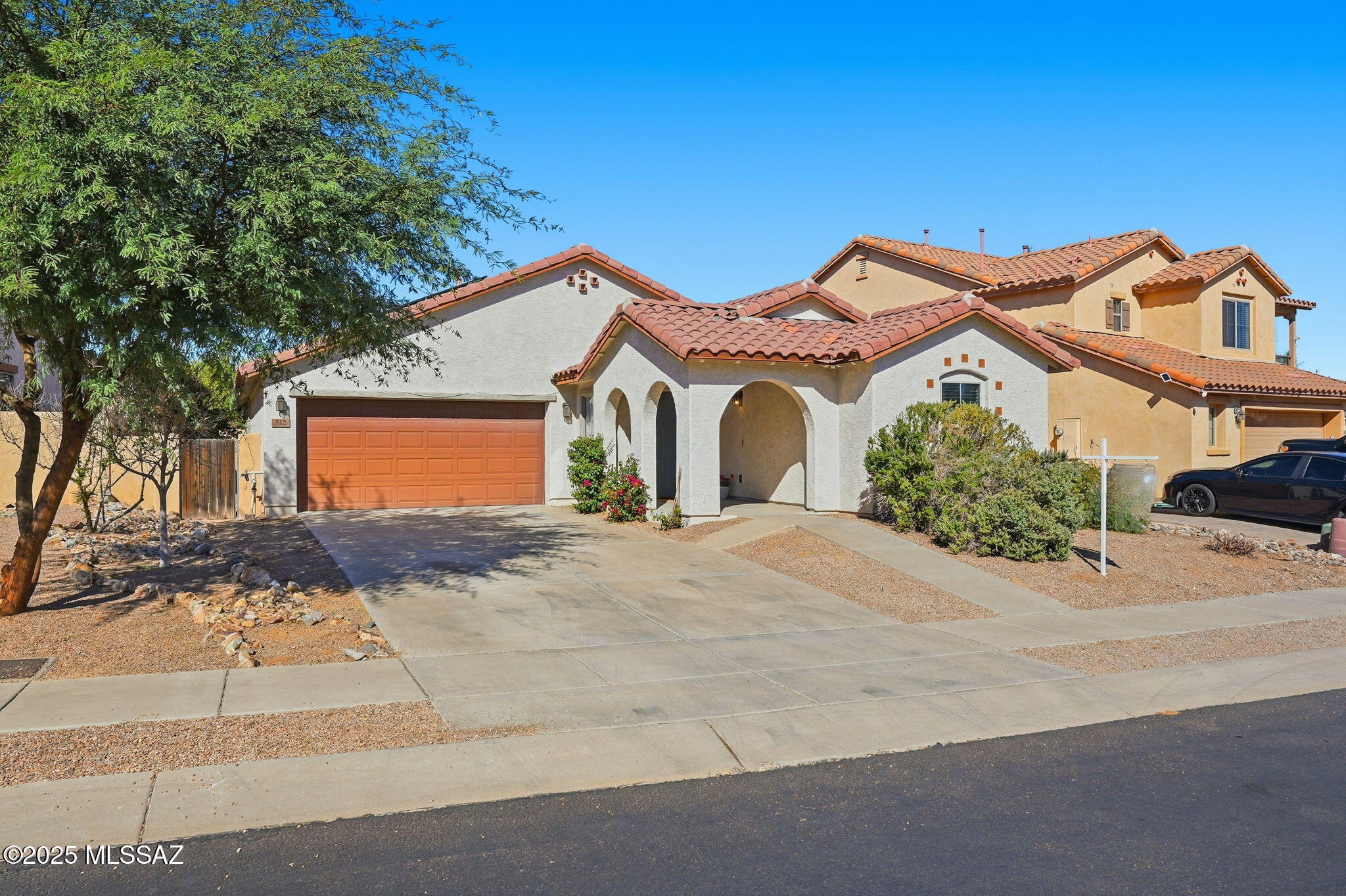 512 W Camino Tunera