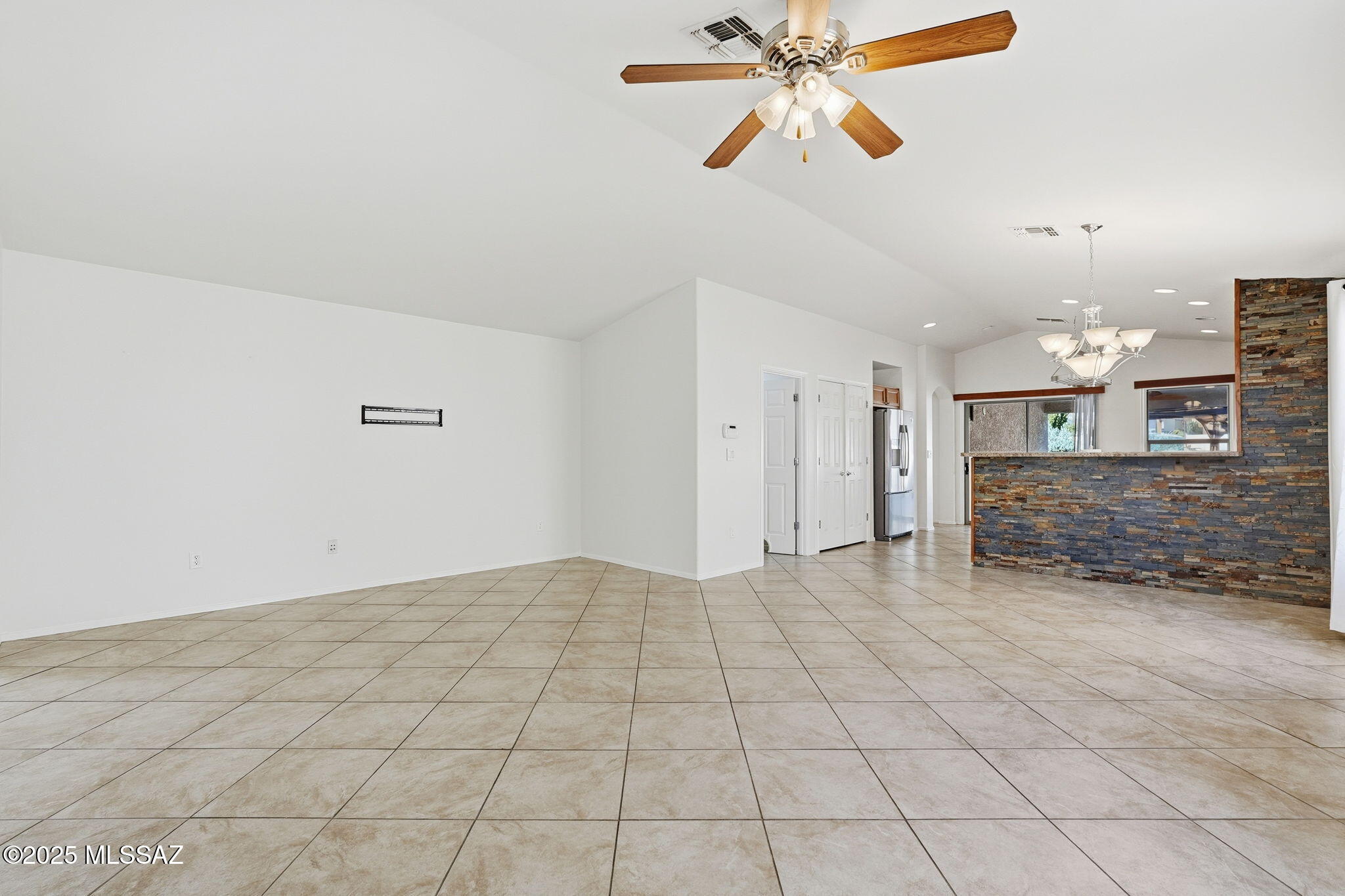 512 W Camino Tunera