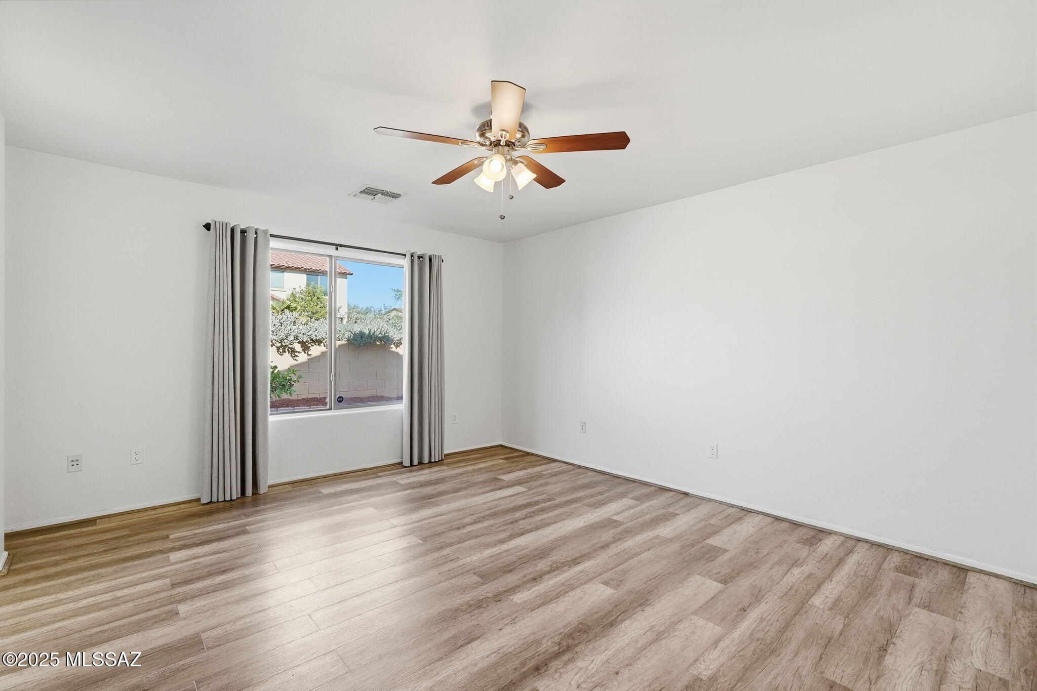 512 W Camino Tunera