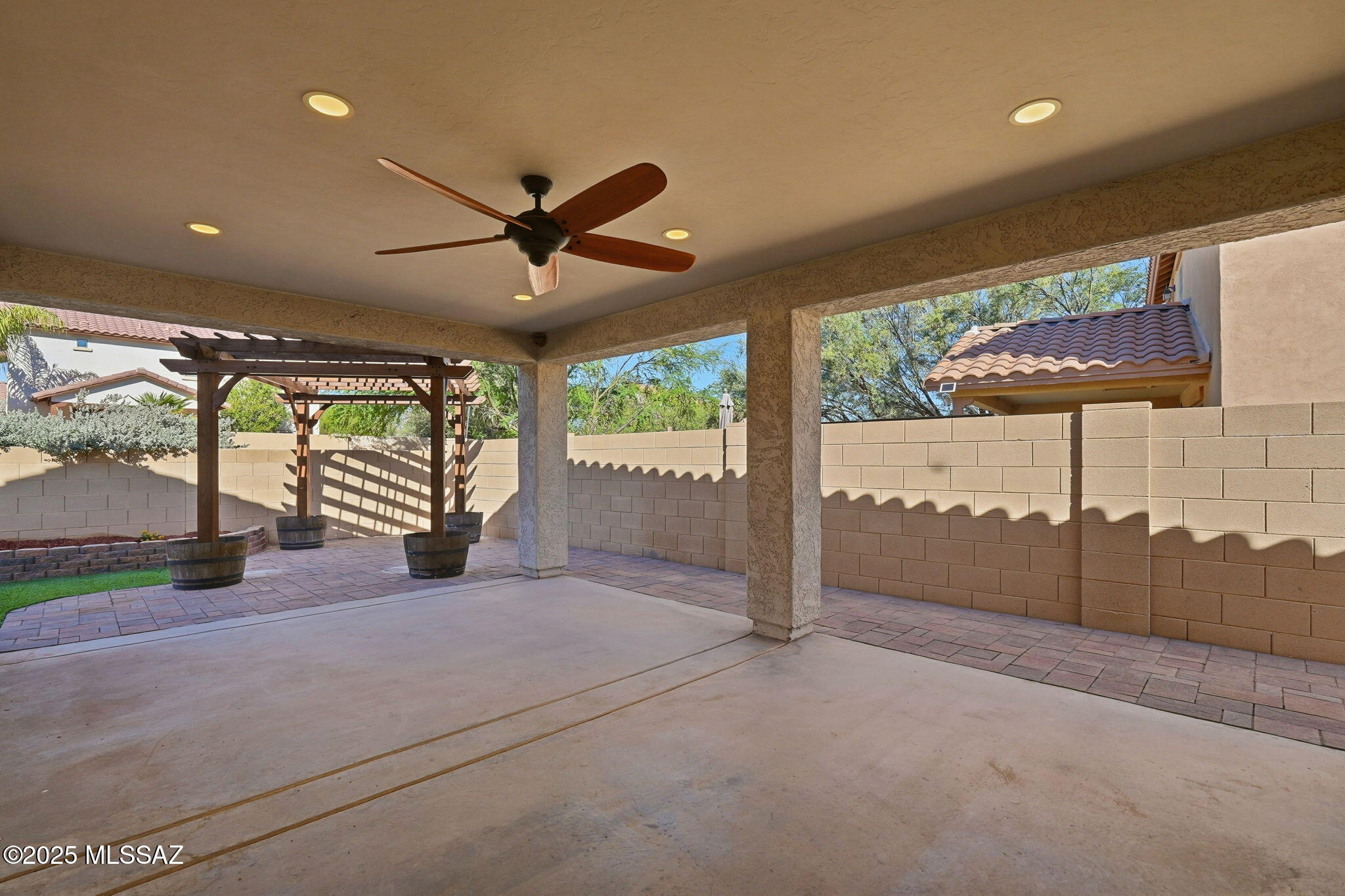 512 W Camino Tunera
