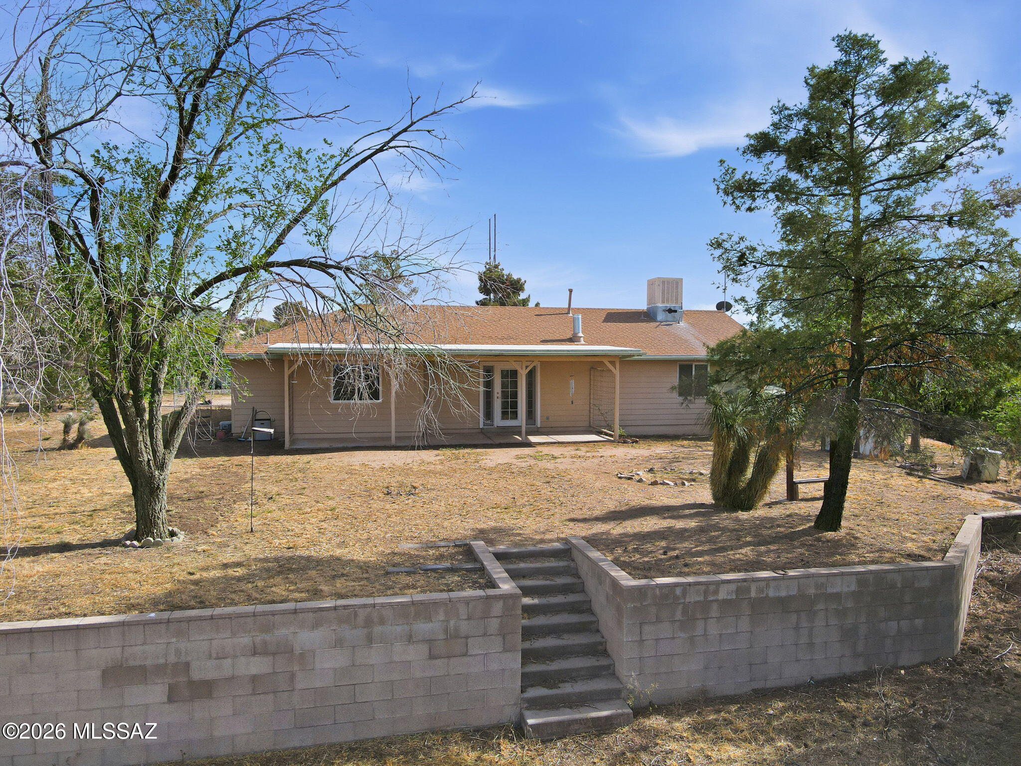 2250 W Beverly Circle