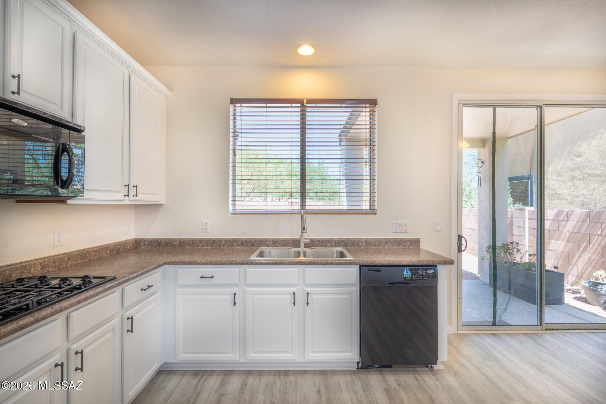 15741 S Camino Muesa