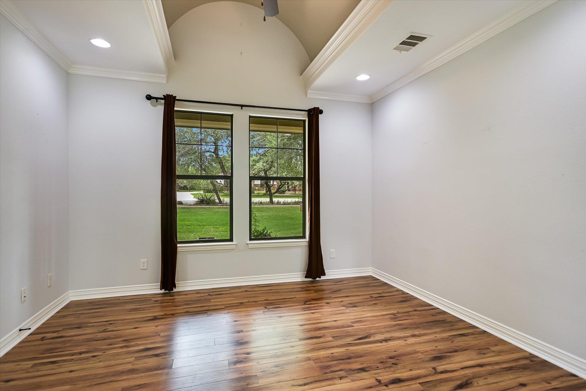 101 Paloma PL
