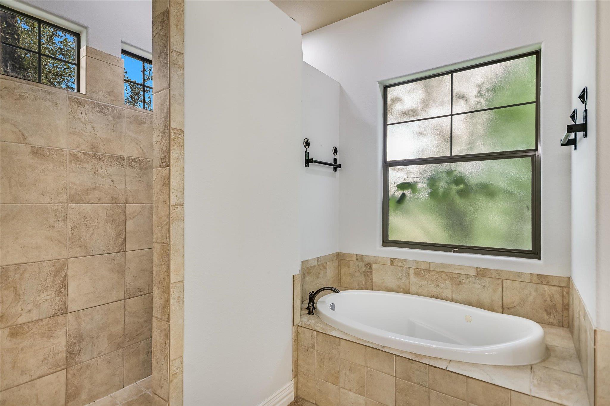 101 Paloma PL