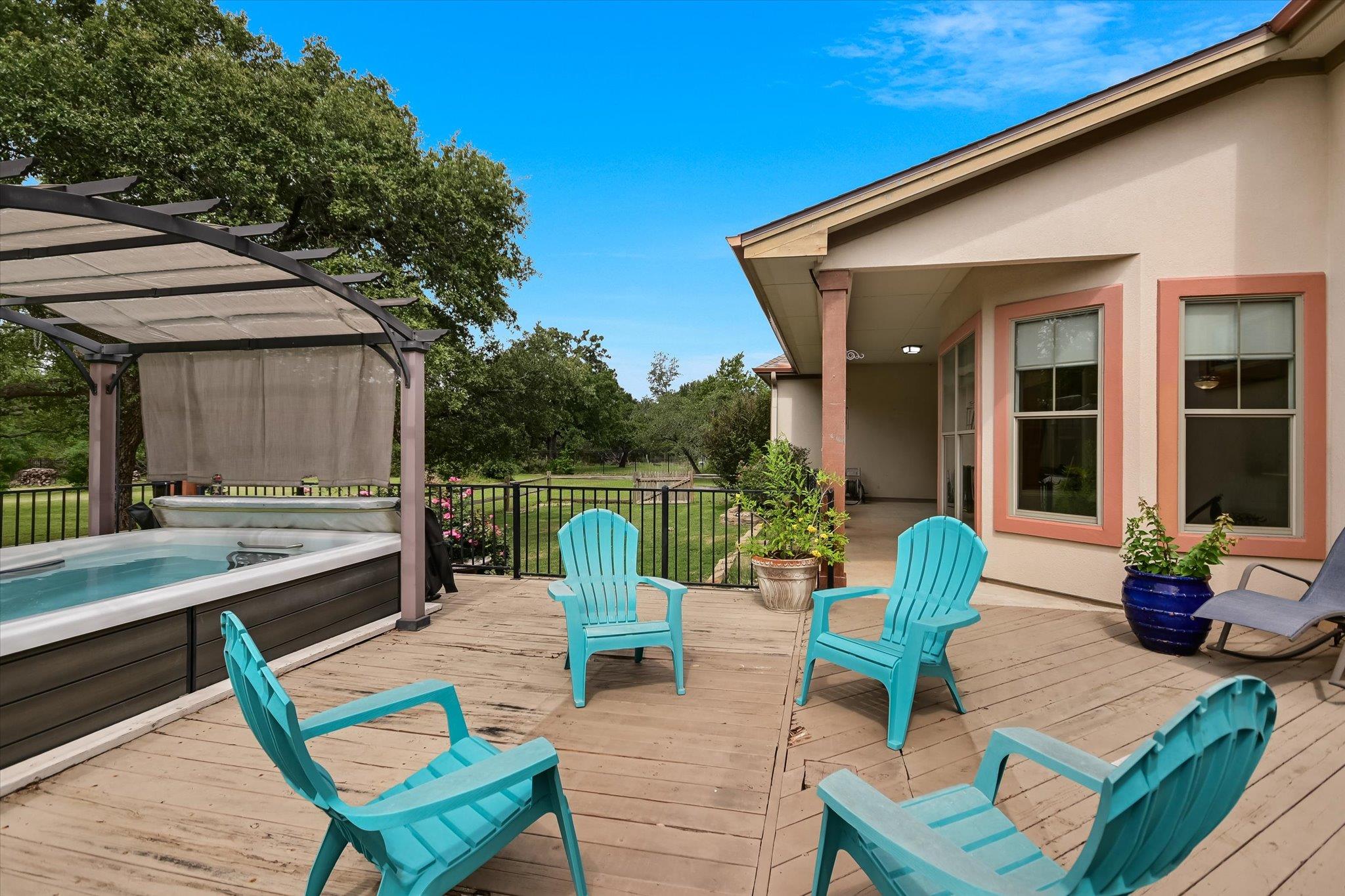 101 Paloma PL