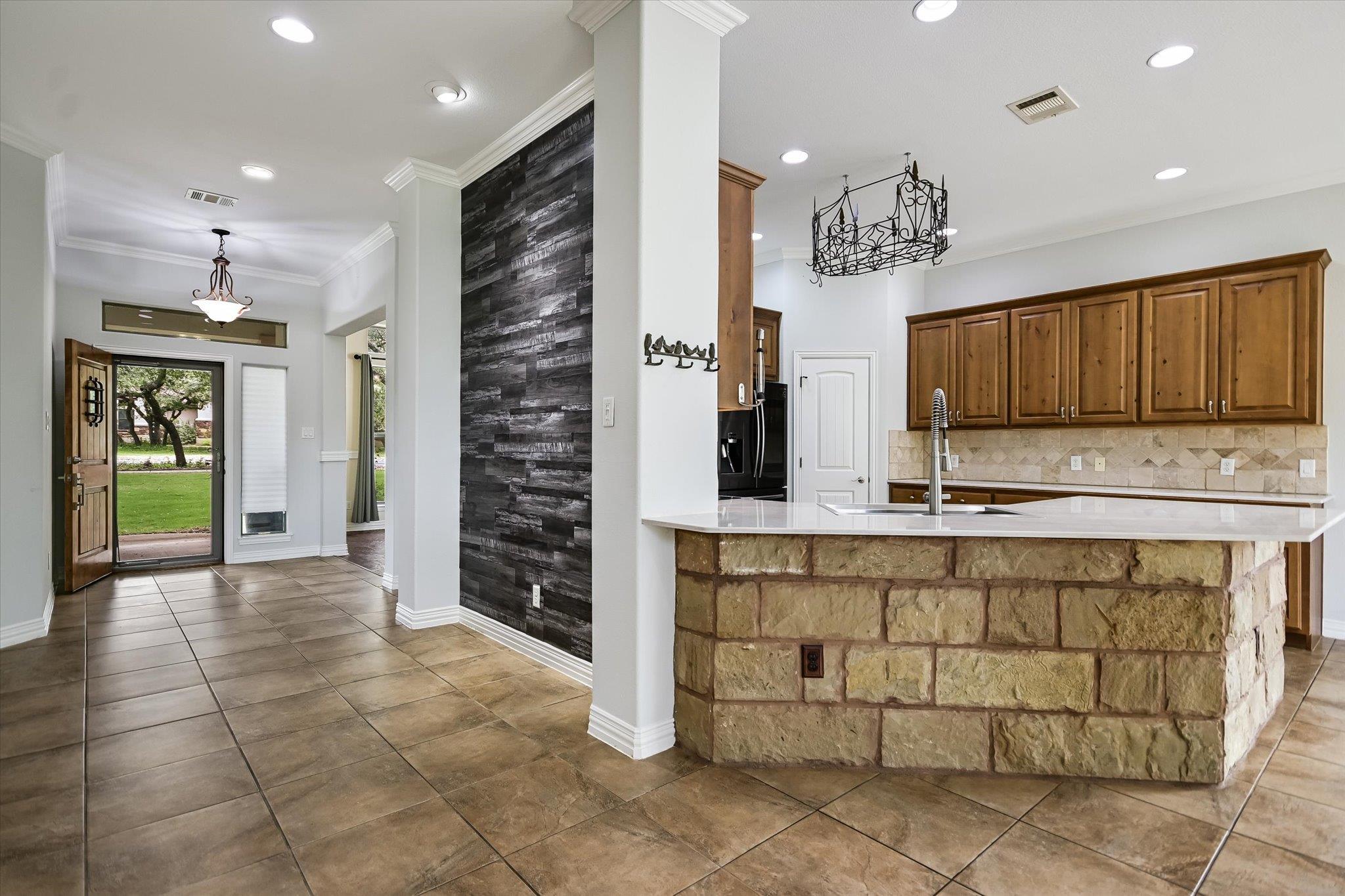 101 Paloma PL