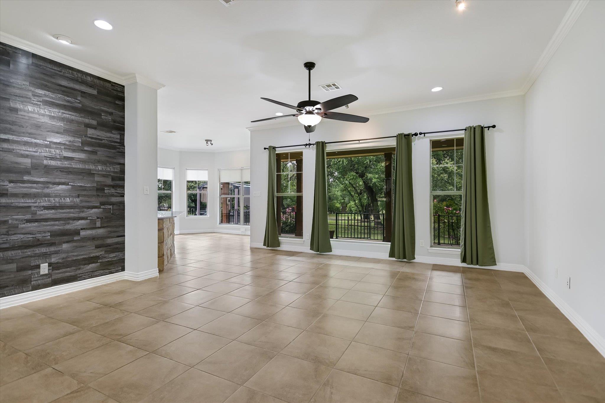 101 Paloma PL