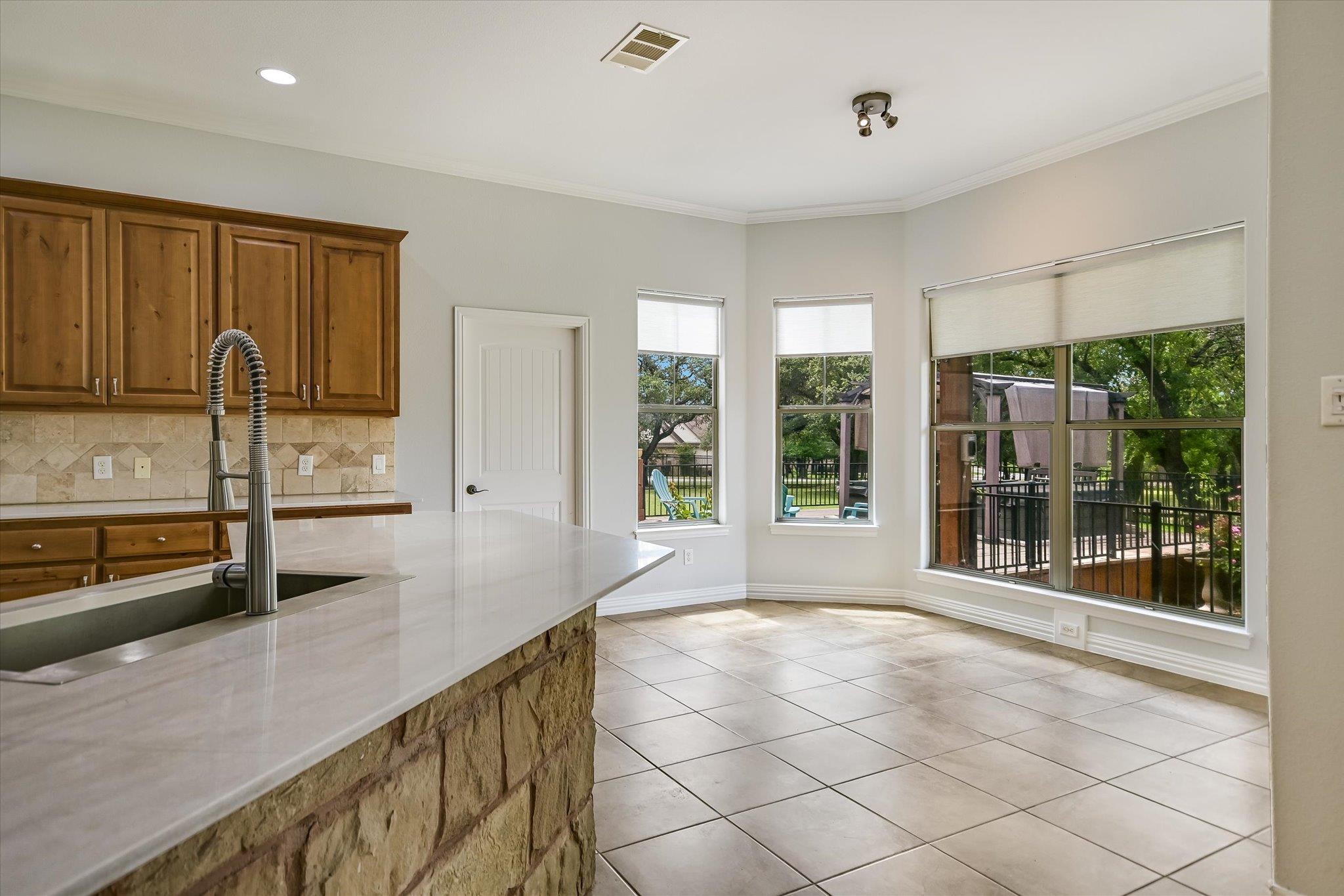 101 Paloma PL