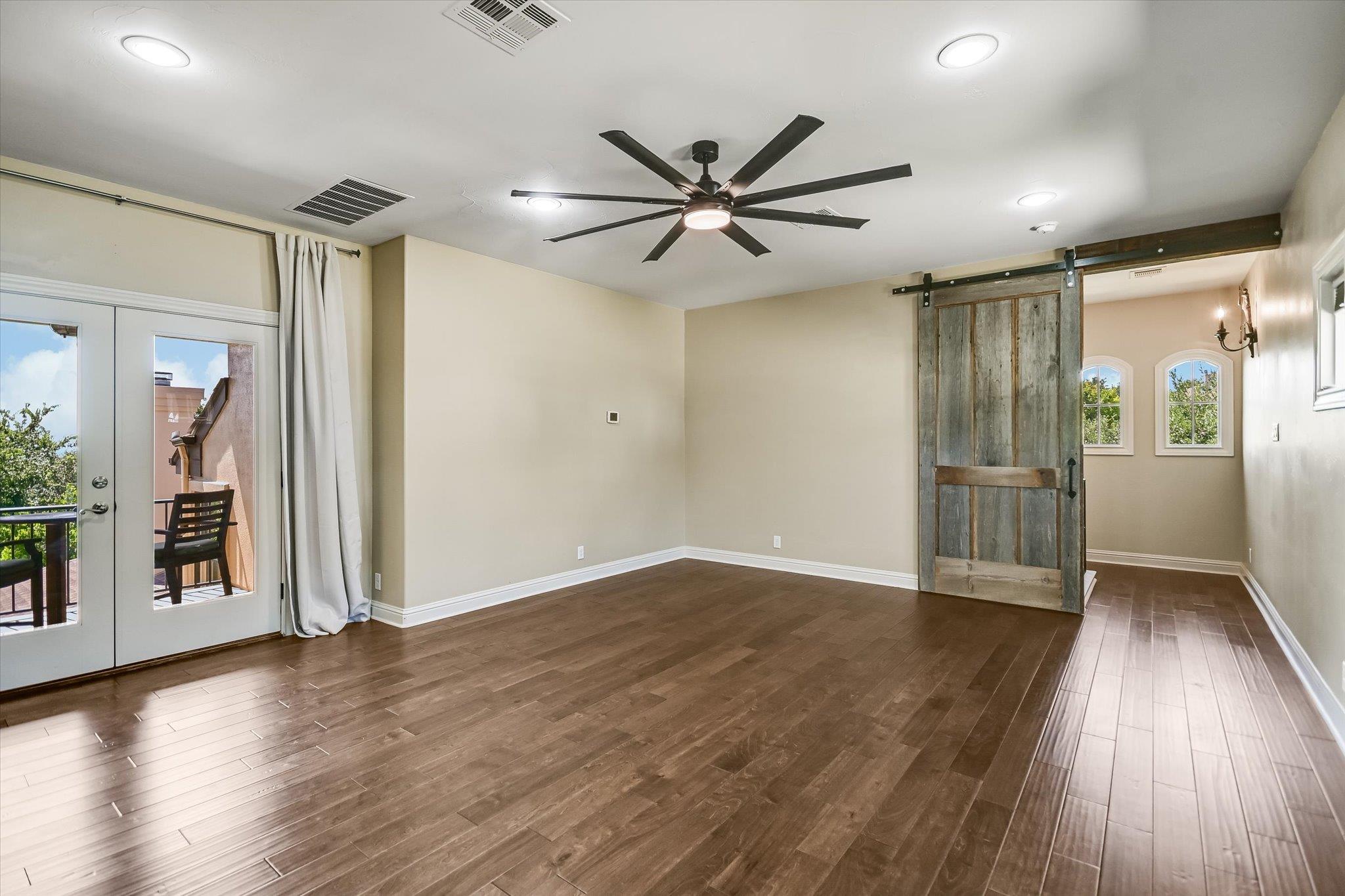 1402 Barclay DR Unit: E