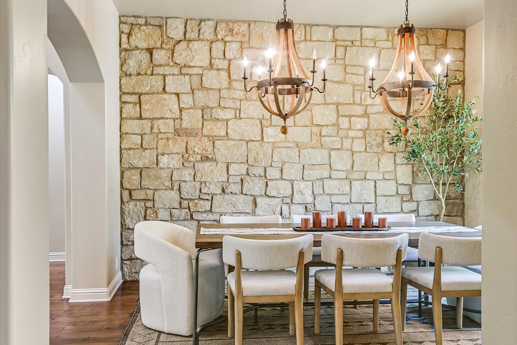 1402 Barclay DR Unit: E