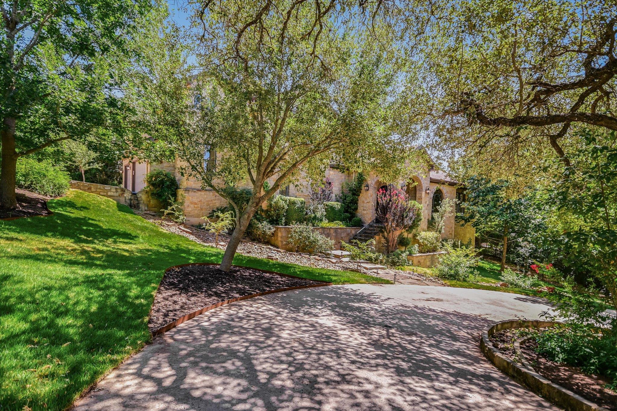 1402 Barclay DR Unit: E