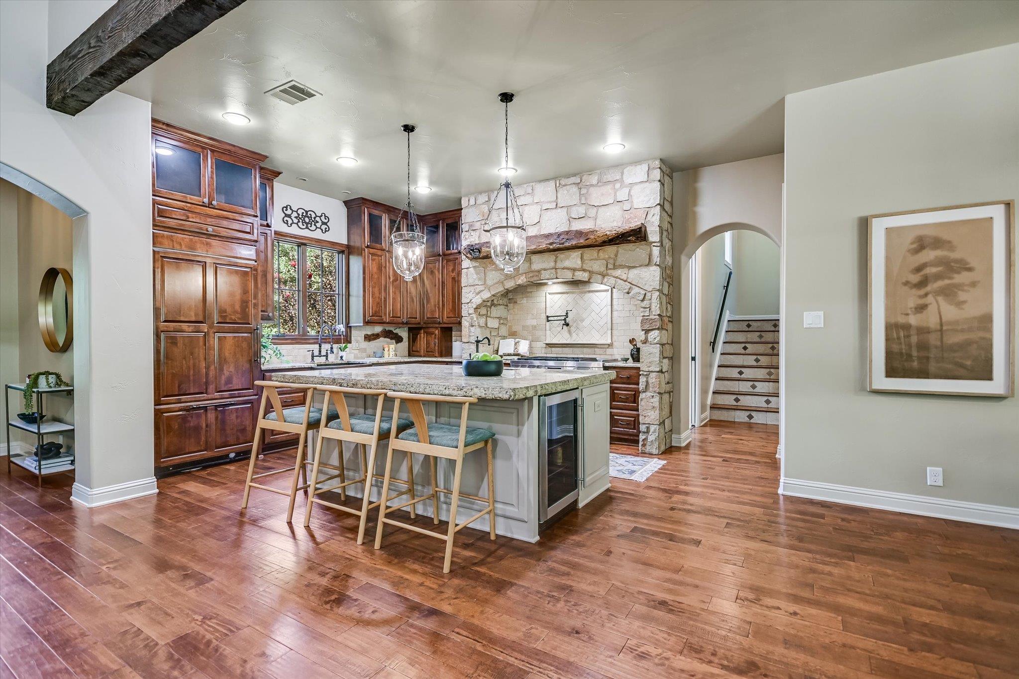 1402 Barclay DR Unit: E