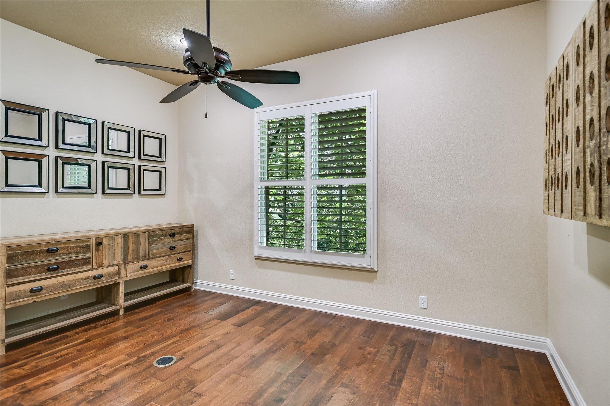 1402 Barclay DR Unit: E