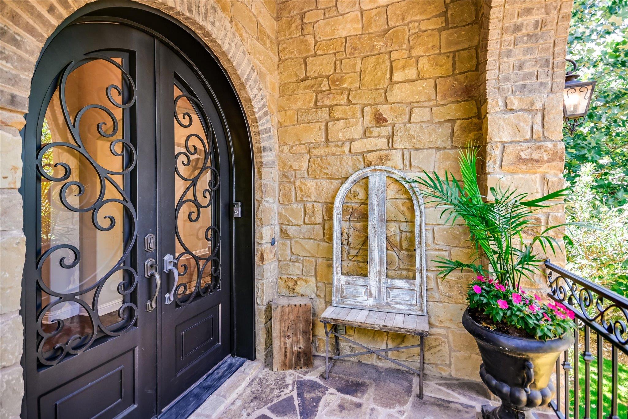 1402 Barclay DR Unit: E