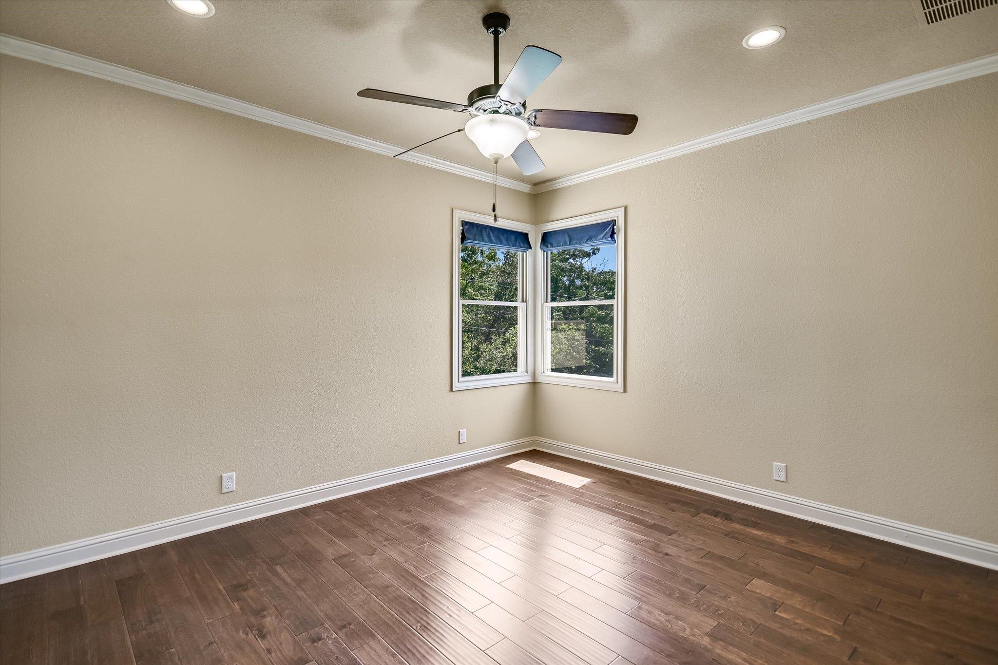 1402 Barclay DR Unit: E