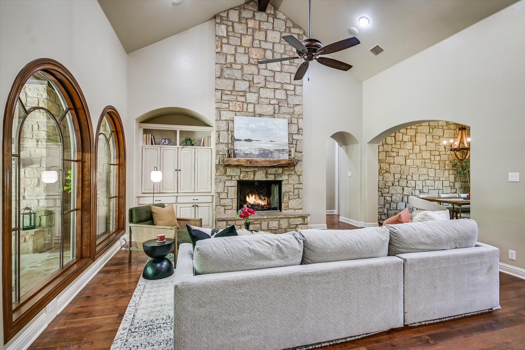1402 Barclay DR Unit: E