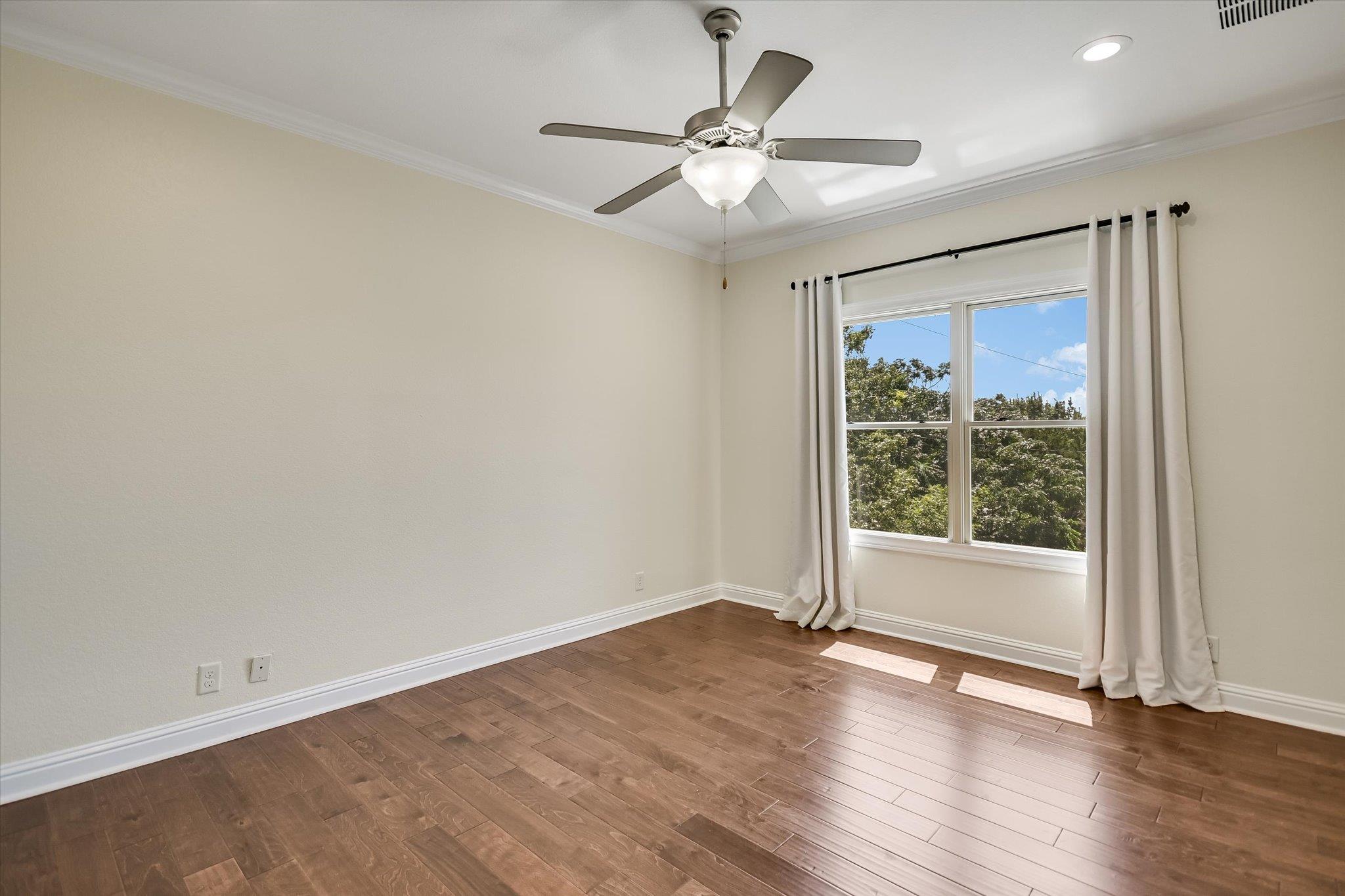 1402 Barclay DR Unit: E