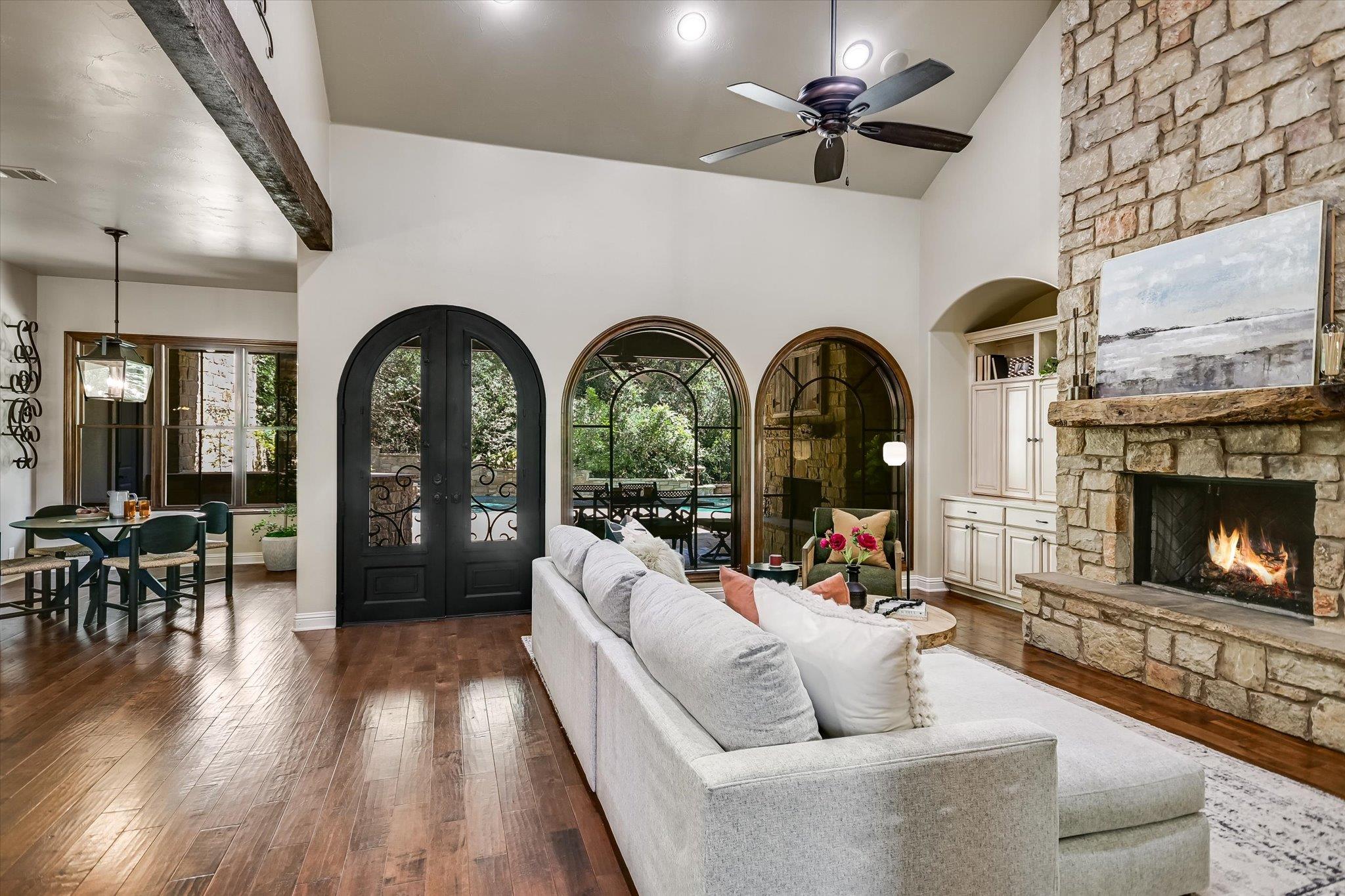 1402 Barclay DR Unit: E
