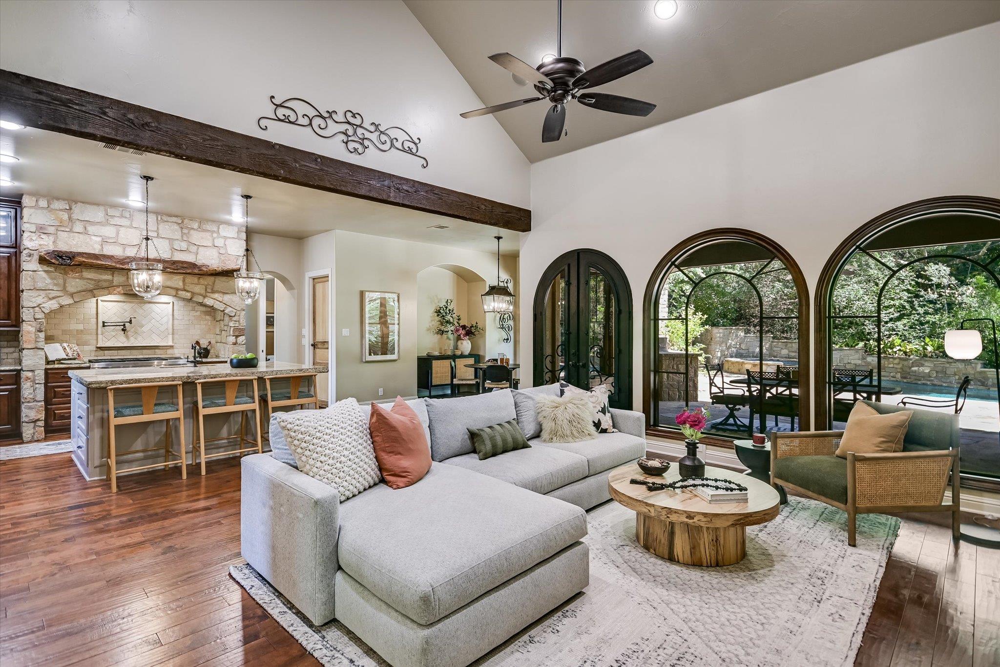1402 Barclay DR Unit: E