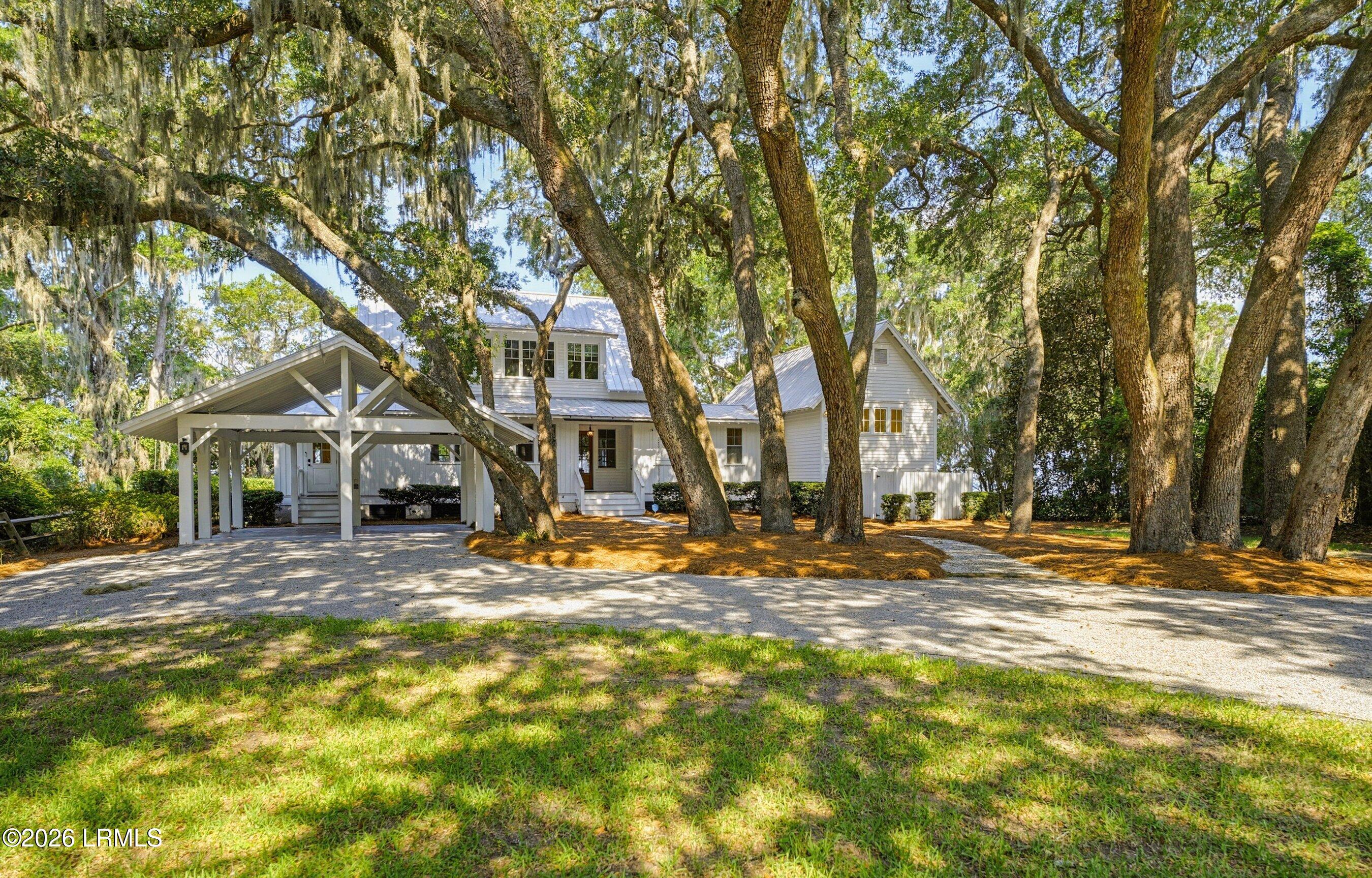 171 Bay Point Road, St. Helena Island