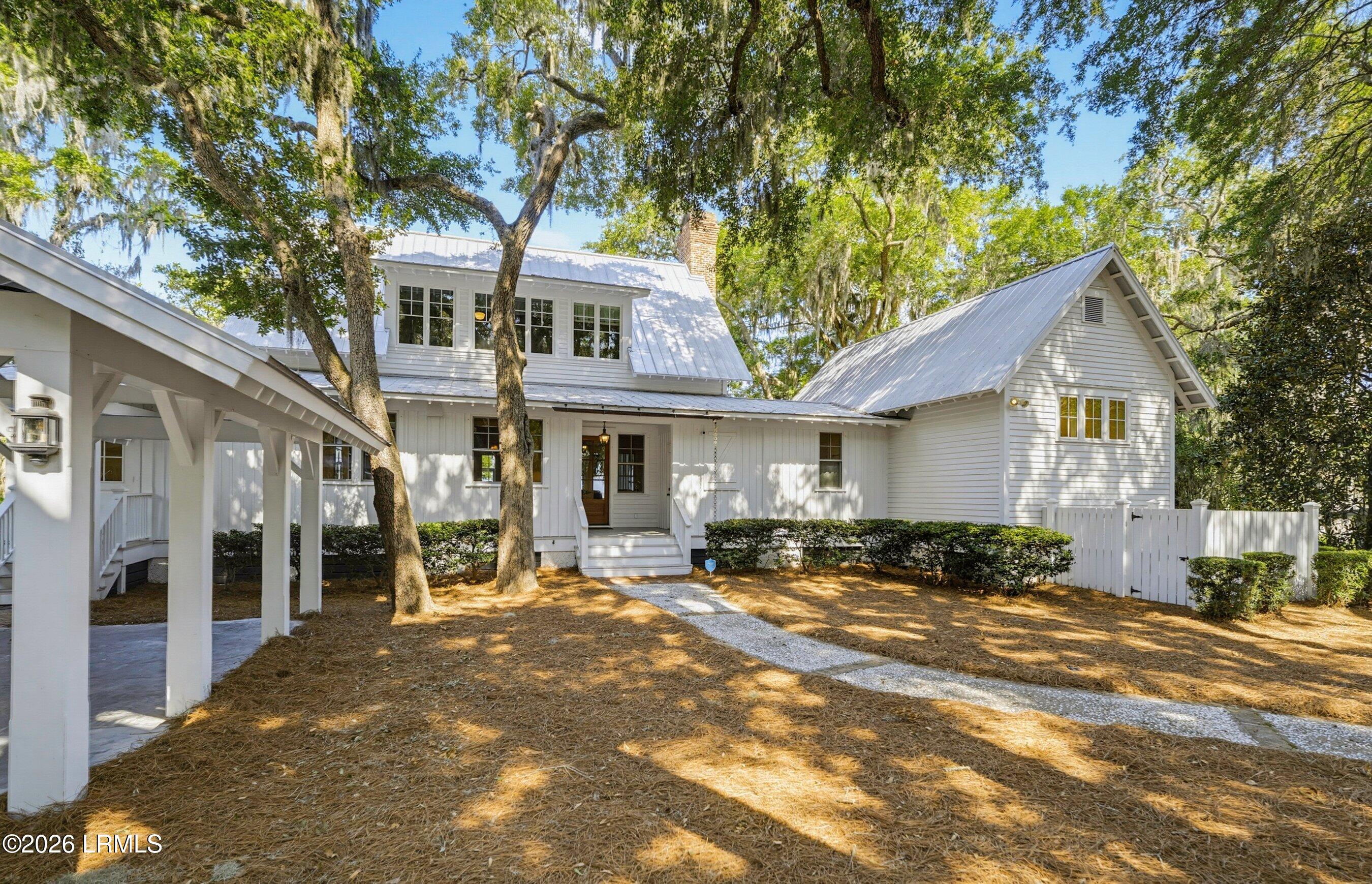 171 Bay Point Road, St. Helena Island