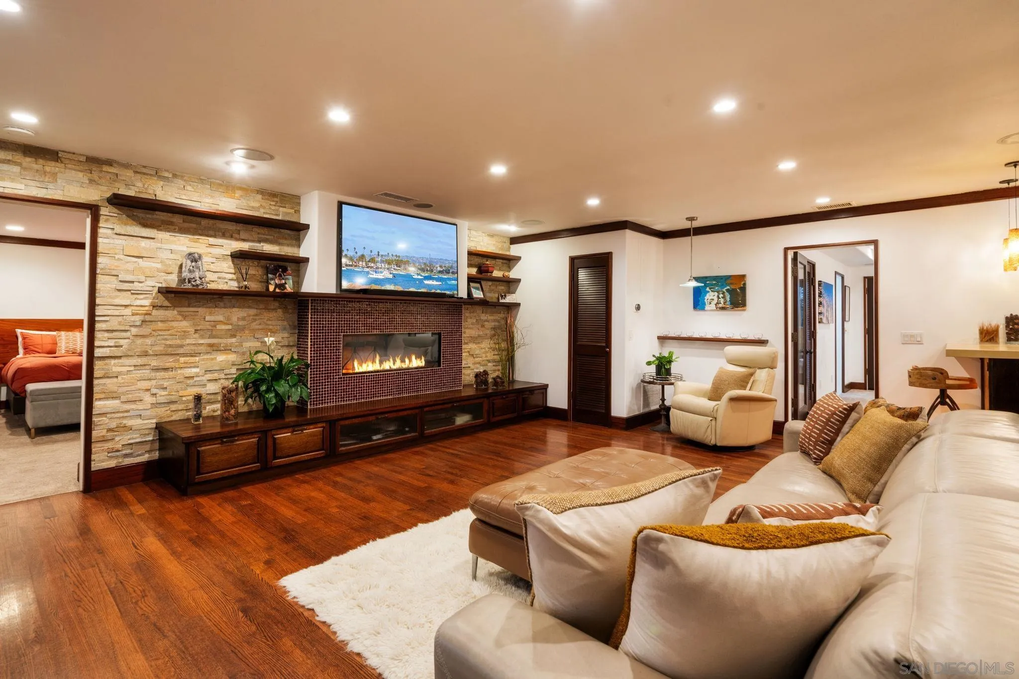 1728 West Lewis