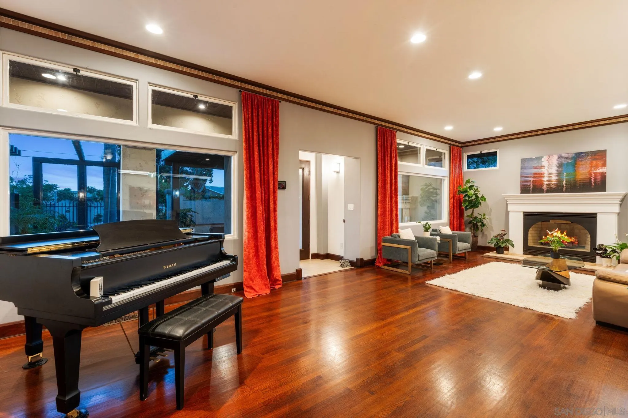 1728 West Lewis