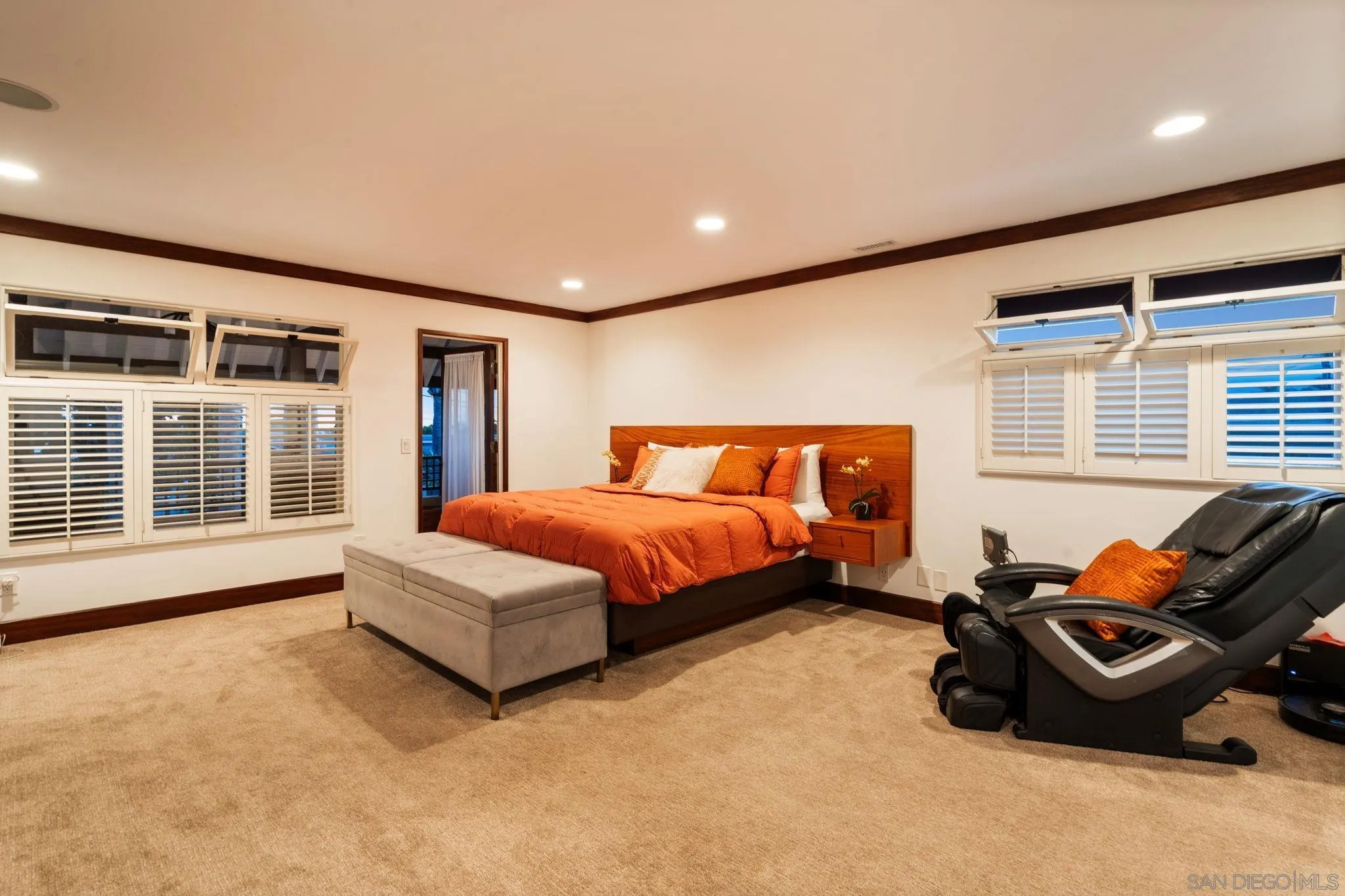1728 West Lewis