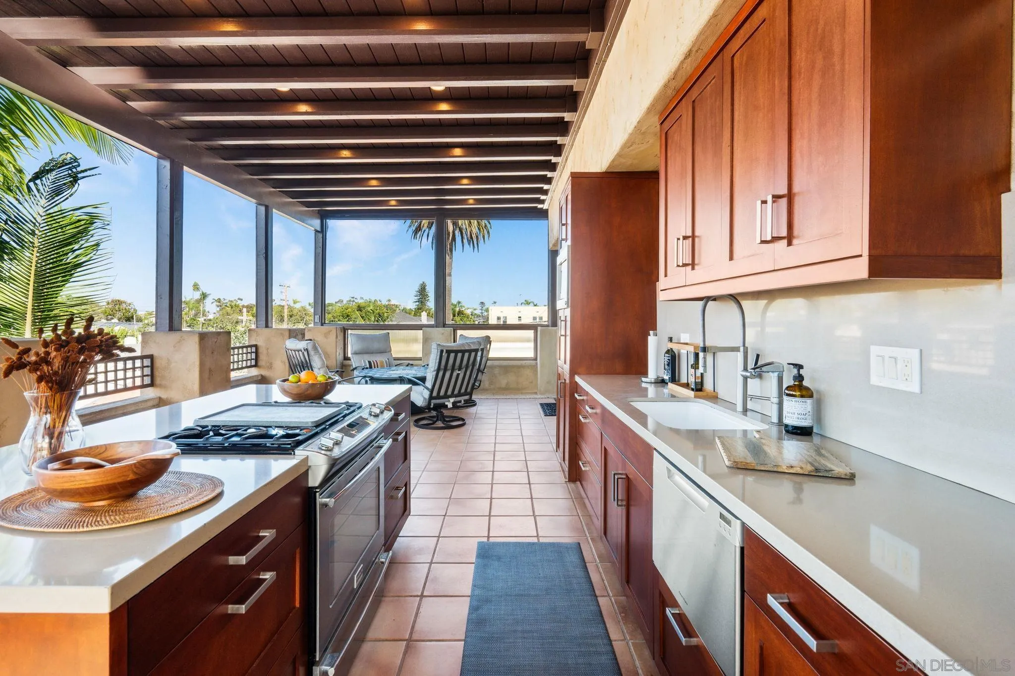 1728 West Lewis