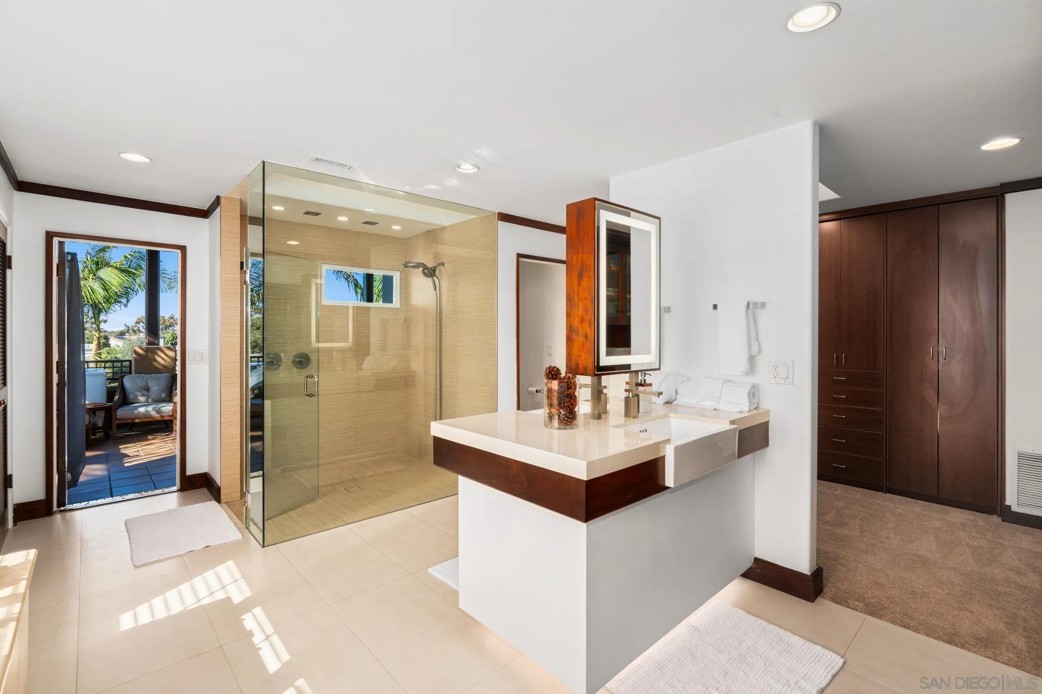 1728 West Lewis