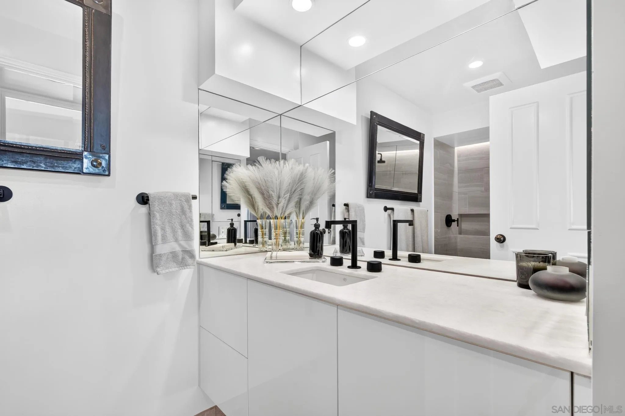 200 Harbor Unit 3001