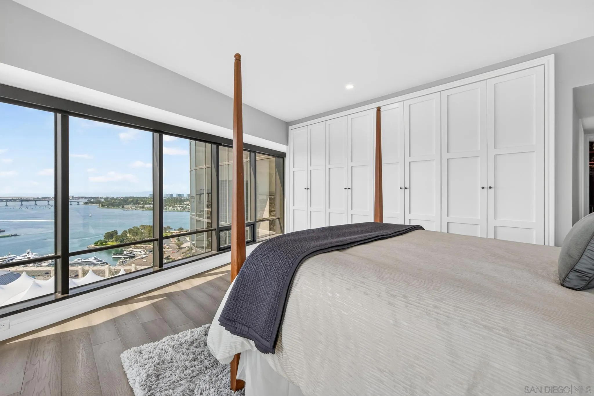 200 Harbor Unit 3001