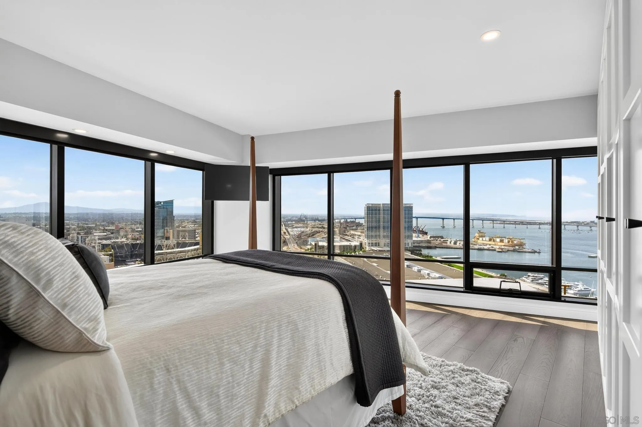 200 Harbor Unit 3001