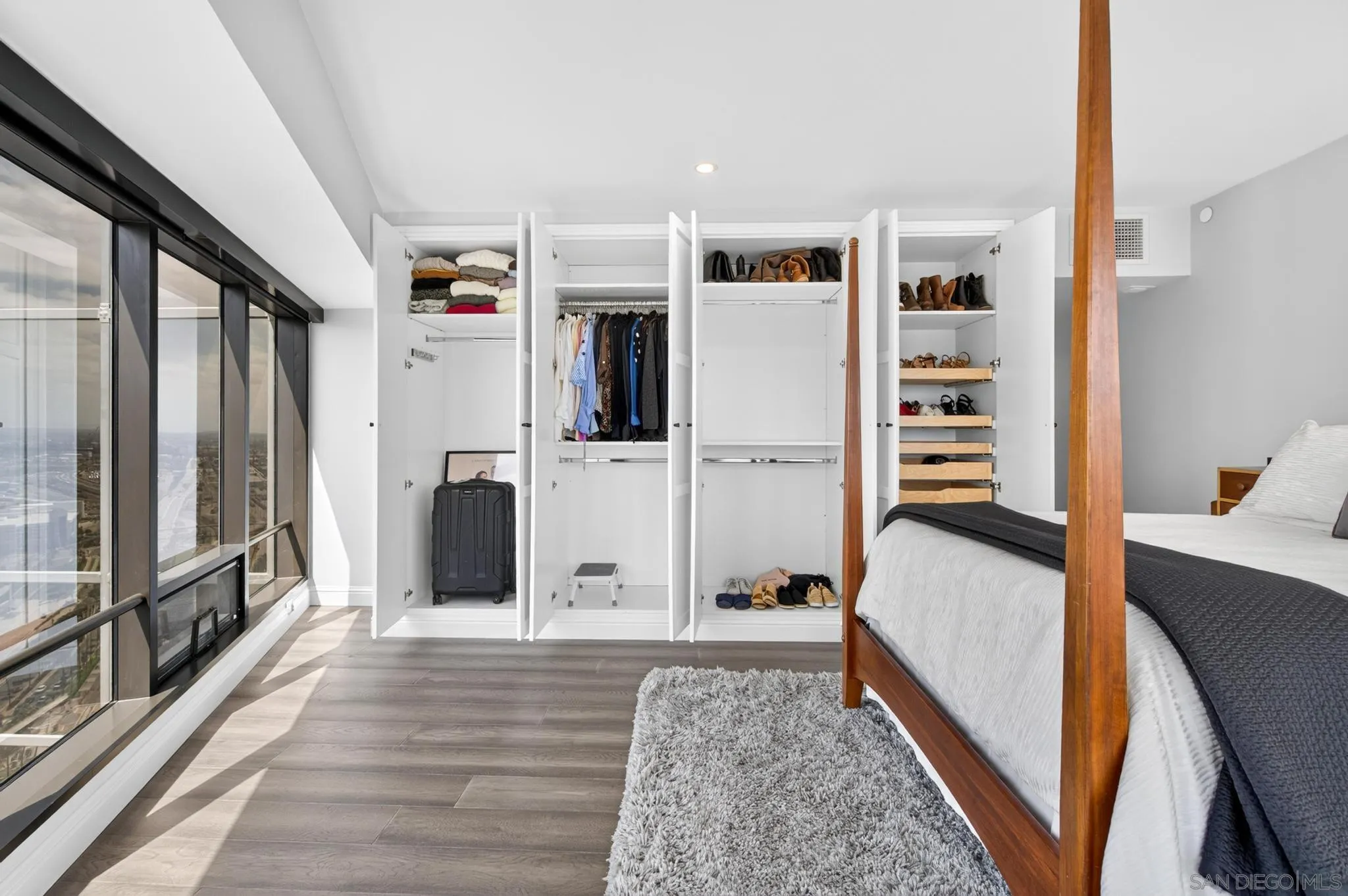 200 Harbor Unit 3001