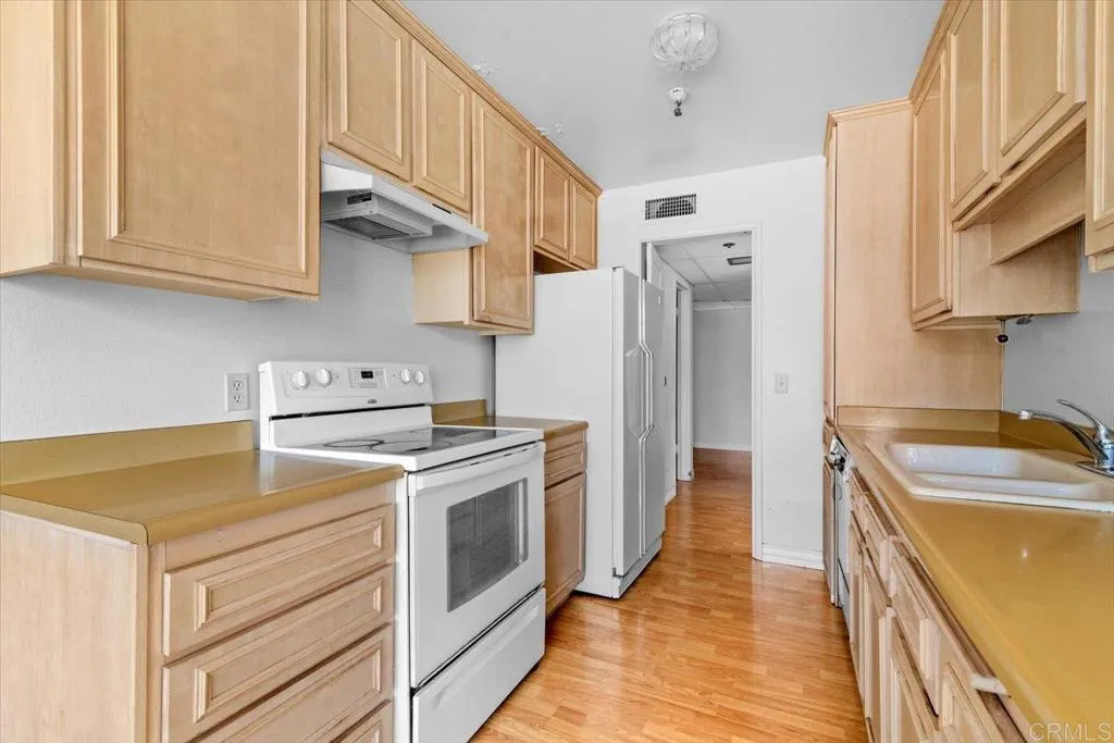 3290 6th Avenue Unit 4c